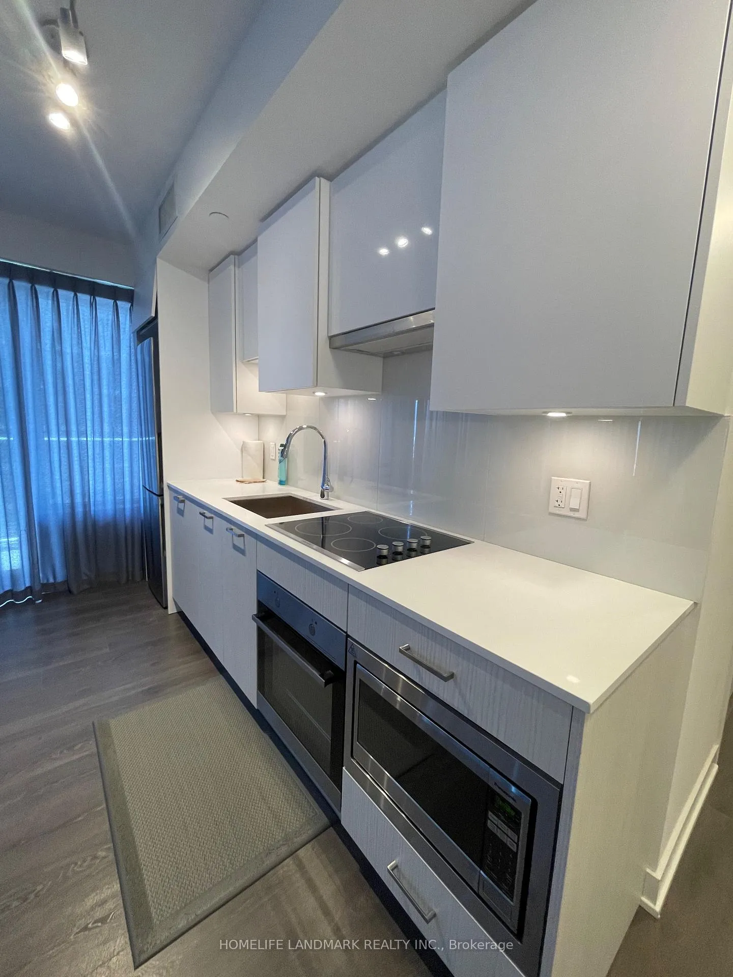 Photo 10 of Unit 2209, 99 Broadway Avenue, Toronto, Mount Pleasant West — HOMEH