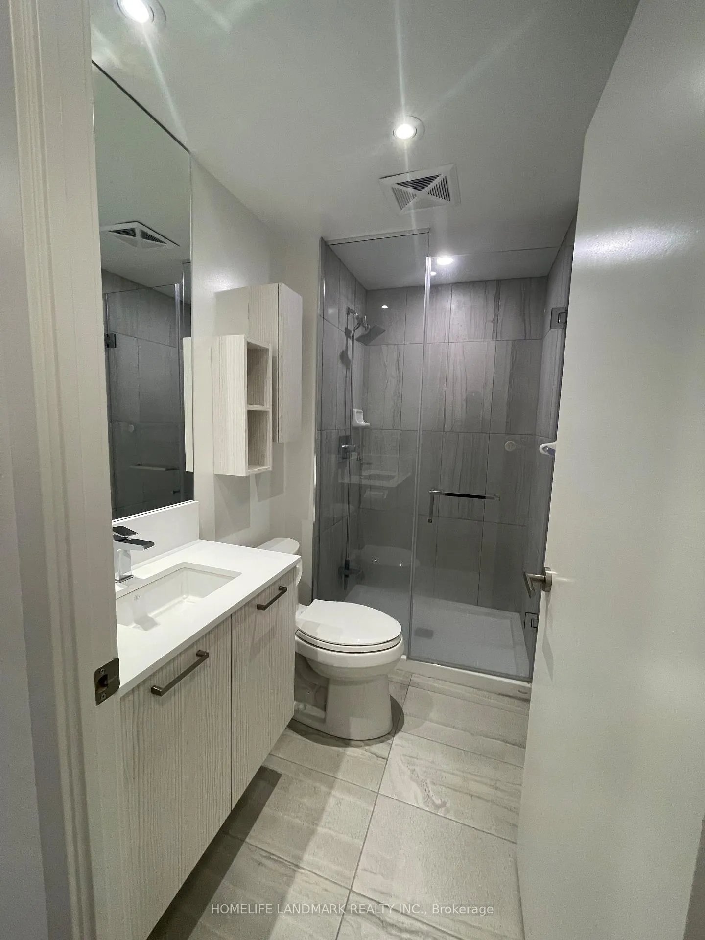 Photo 22 of Unit 2209, 99 Broadway Avenue, Toronto, Mount Pleasant West — HOMEH