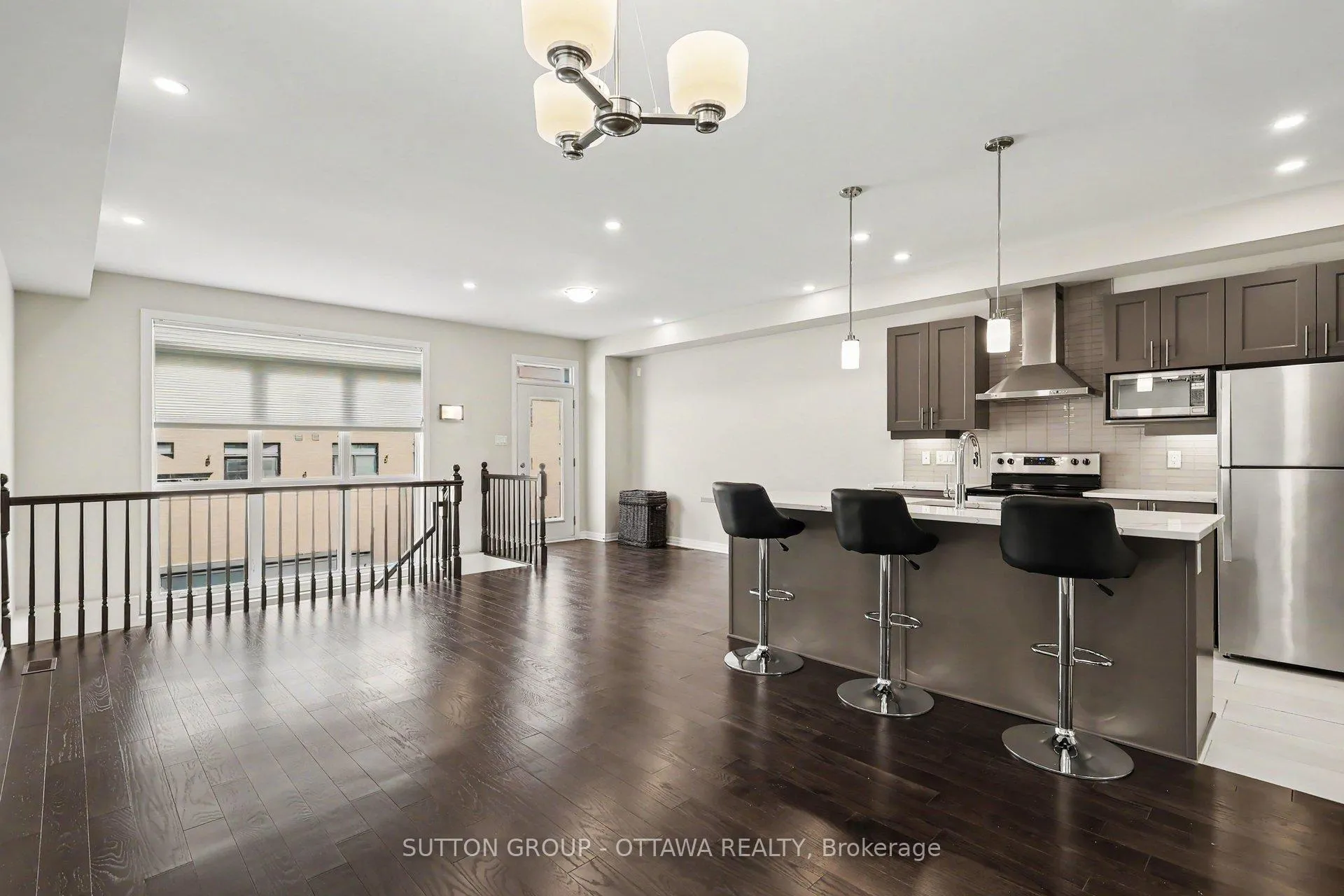 Photo 2 of 329 Lysander Place, Ottawa, CFB Rockcliffe and Area — HOMEH