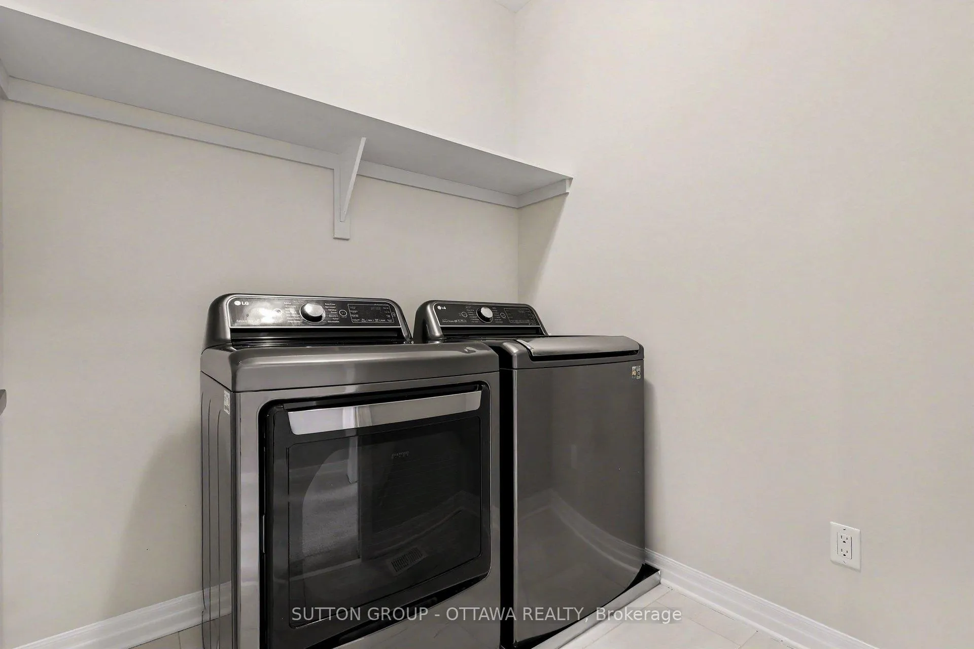 Photo 17 of 329 Lysander Place, Ottawa, CFB Rockcliffe and Area — HOMEH