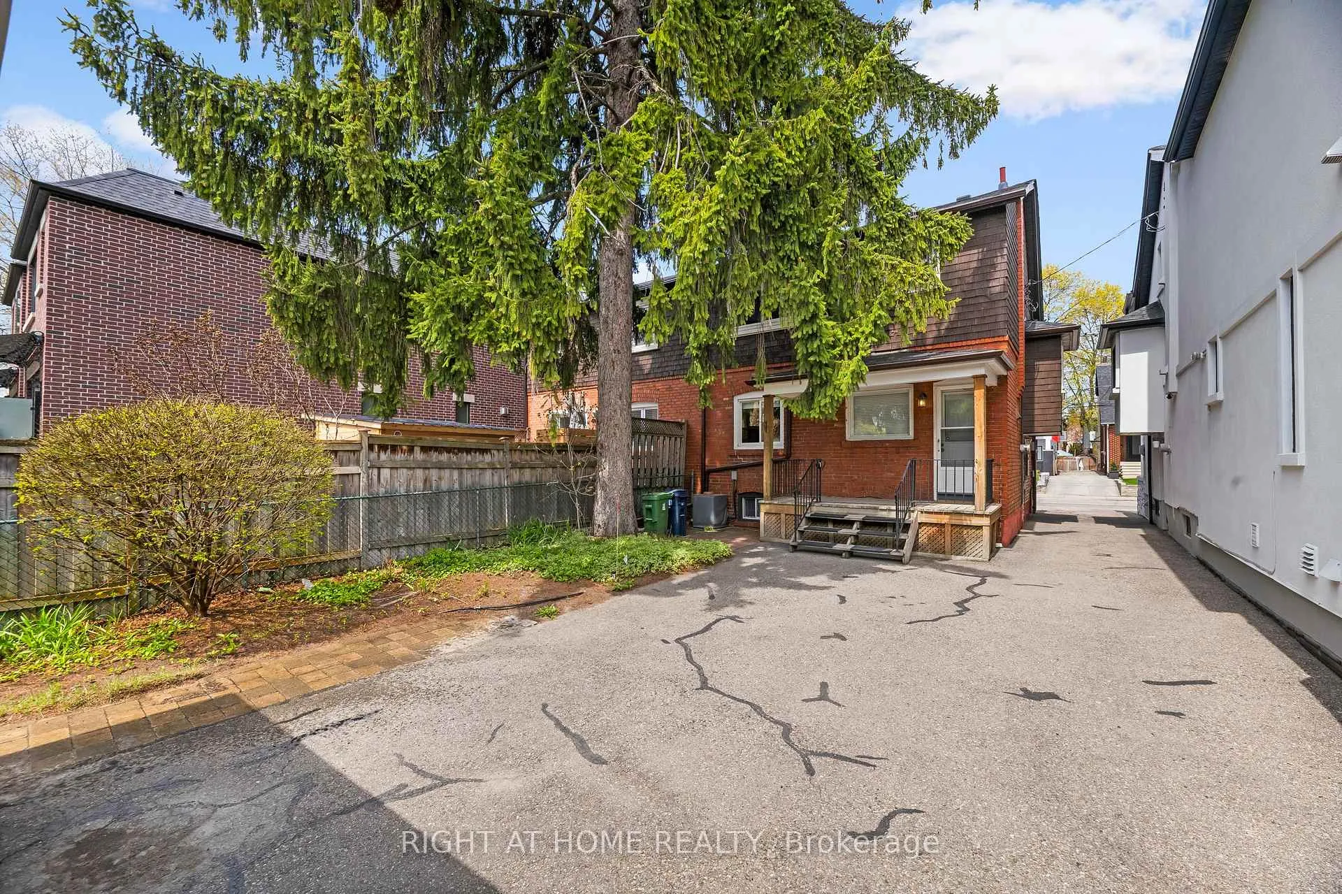 Photo 7 of 593 Millwood Road, Toronto, Mount Pleasant East — HOMEH