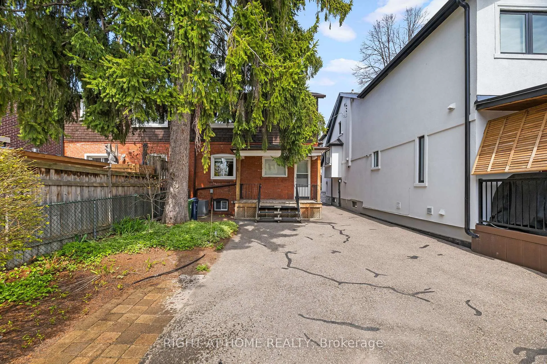 Photo 8 of 593 Millwood Road, Toronto, Mount Pleasant East — HOMEH
