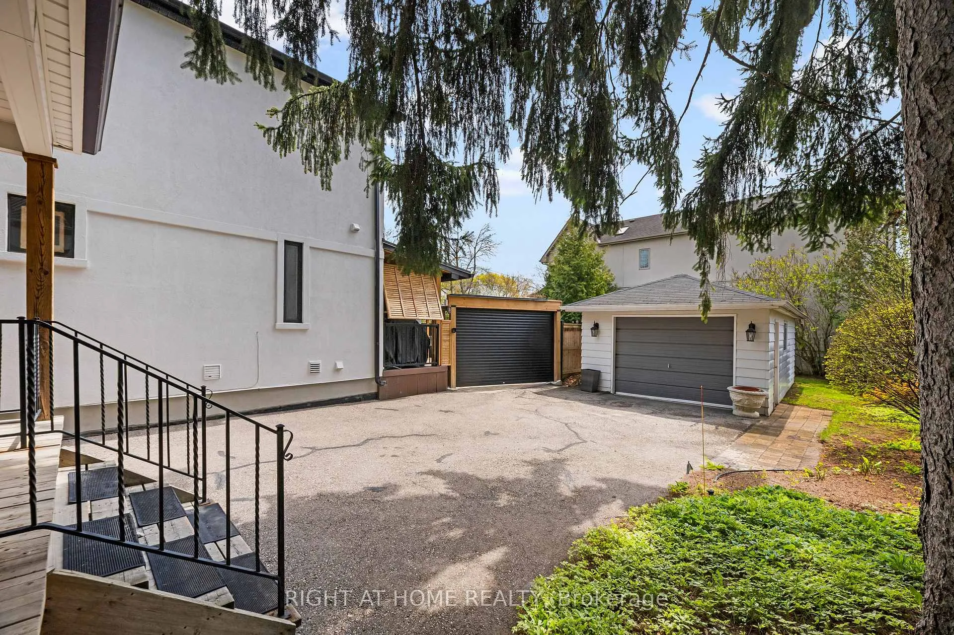 Photo 10 of 593 Millwood Road, Toronto, Mount Pleasant East — HOMEH