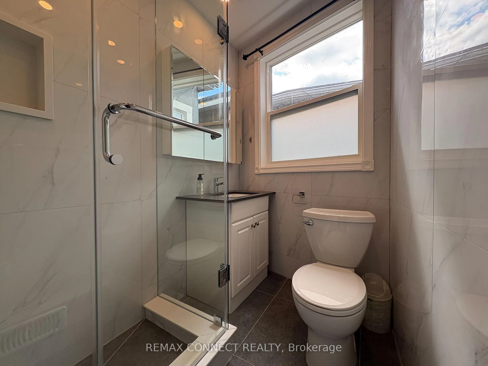 Photo 9 of Unit Upper, 847 Pape Avenue, Toronto, Danforth Village-East York — HOMEH