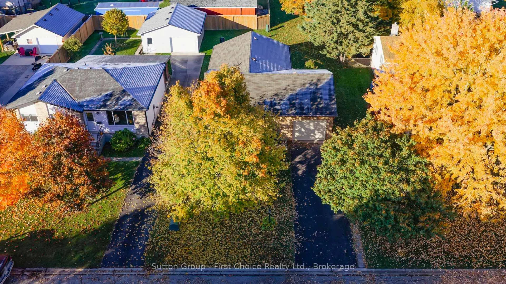 Photo 3 of 8 Dunsford Crescent, St. Marys — HOMEH