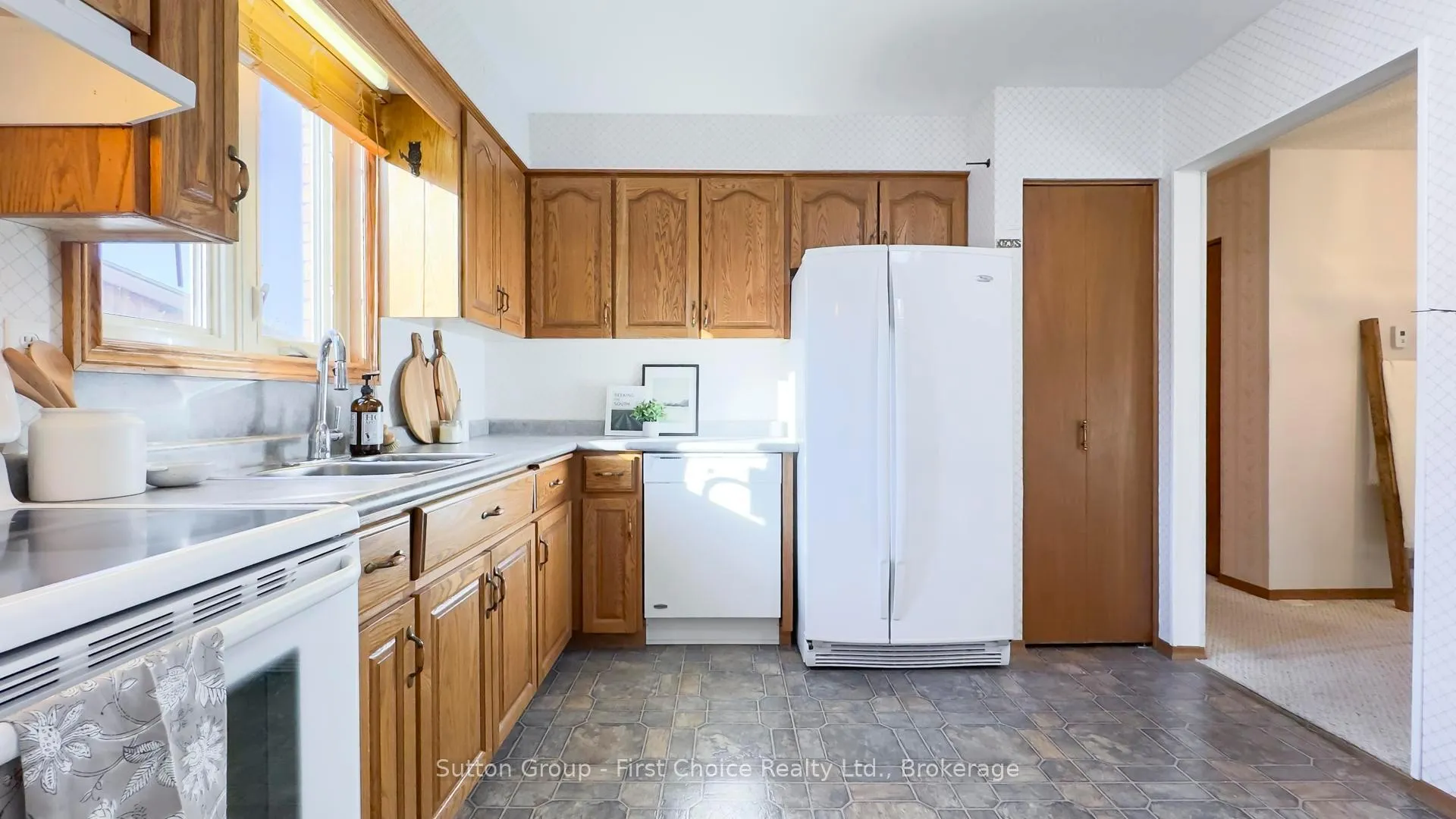 Photo 16 of 8 Dunsford Crescent, St. Marys — HOMEH
