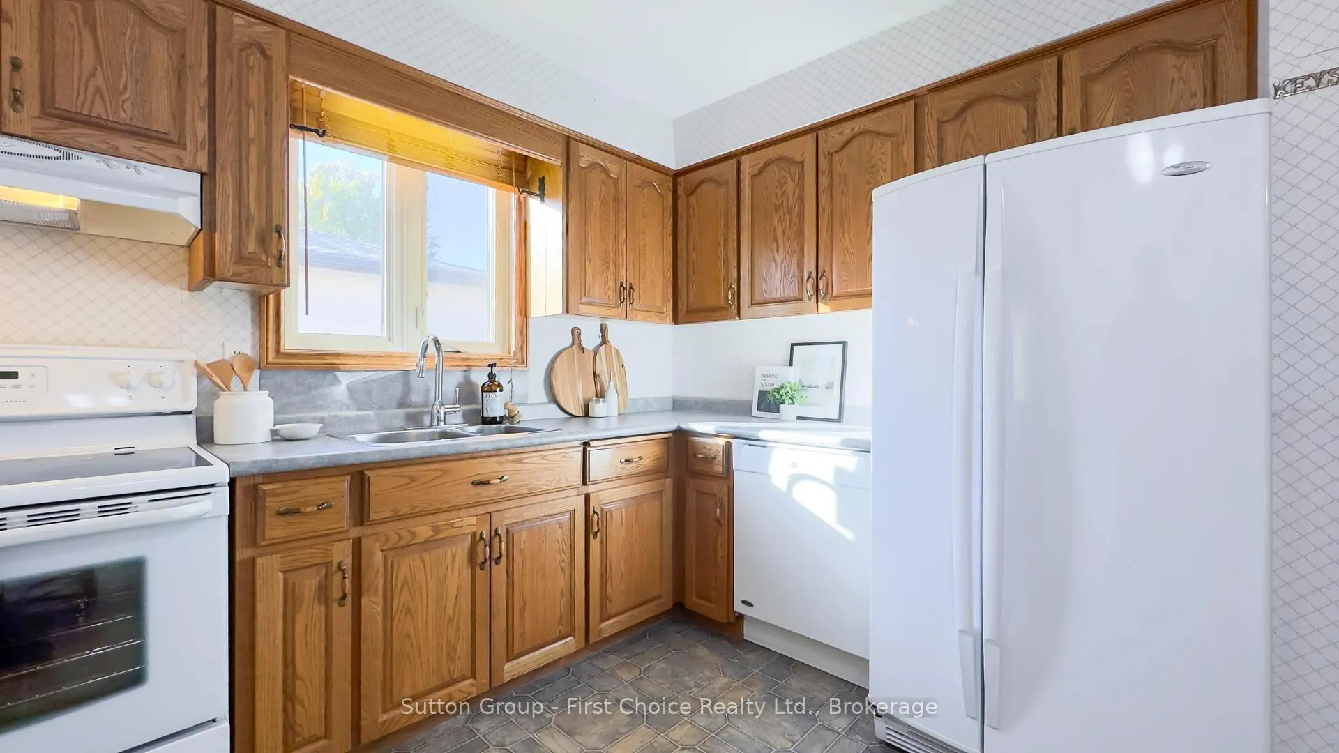 Photo 17 of 8 Dunsford Crescent, St. Marys — HOMEH