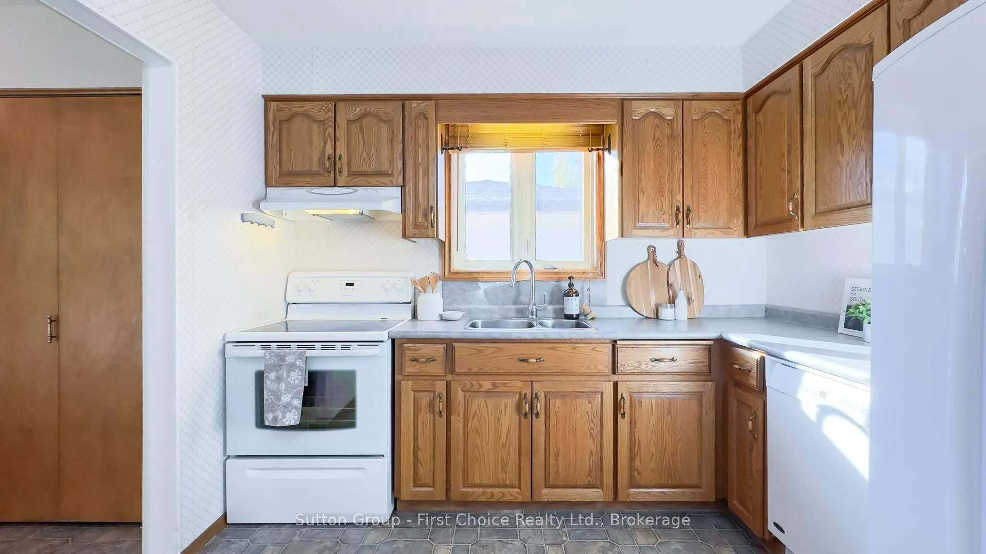 Photo 18 of 8 Dunsford Crescent, St. Marys — HOMEH