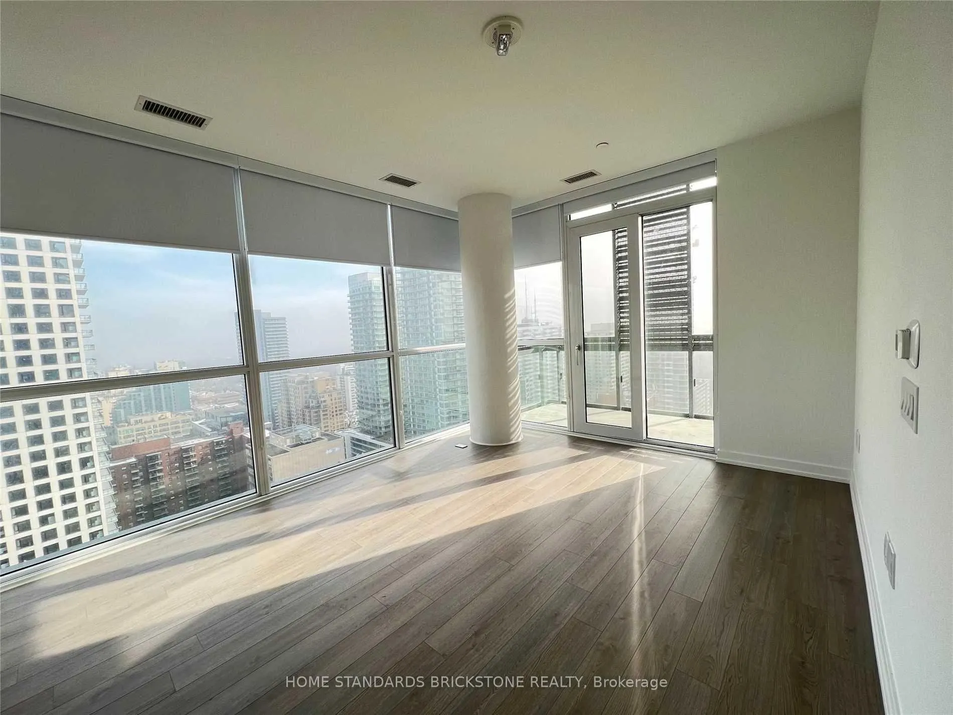 Photo 1 of Unit 2403, 39 Roehampton Avenue, Toronto, Mount Pleasant West — HOMEH