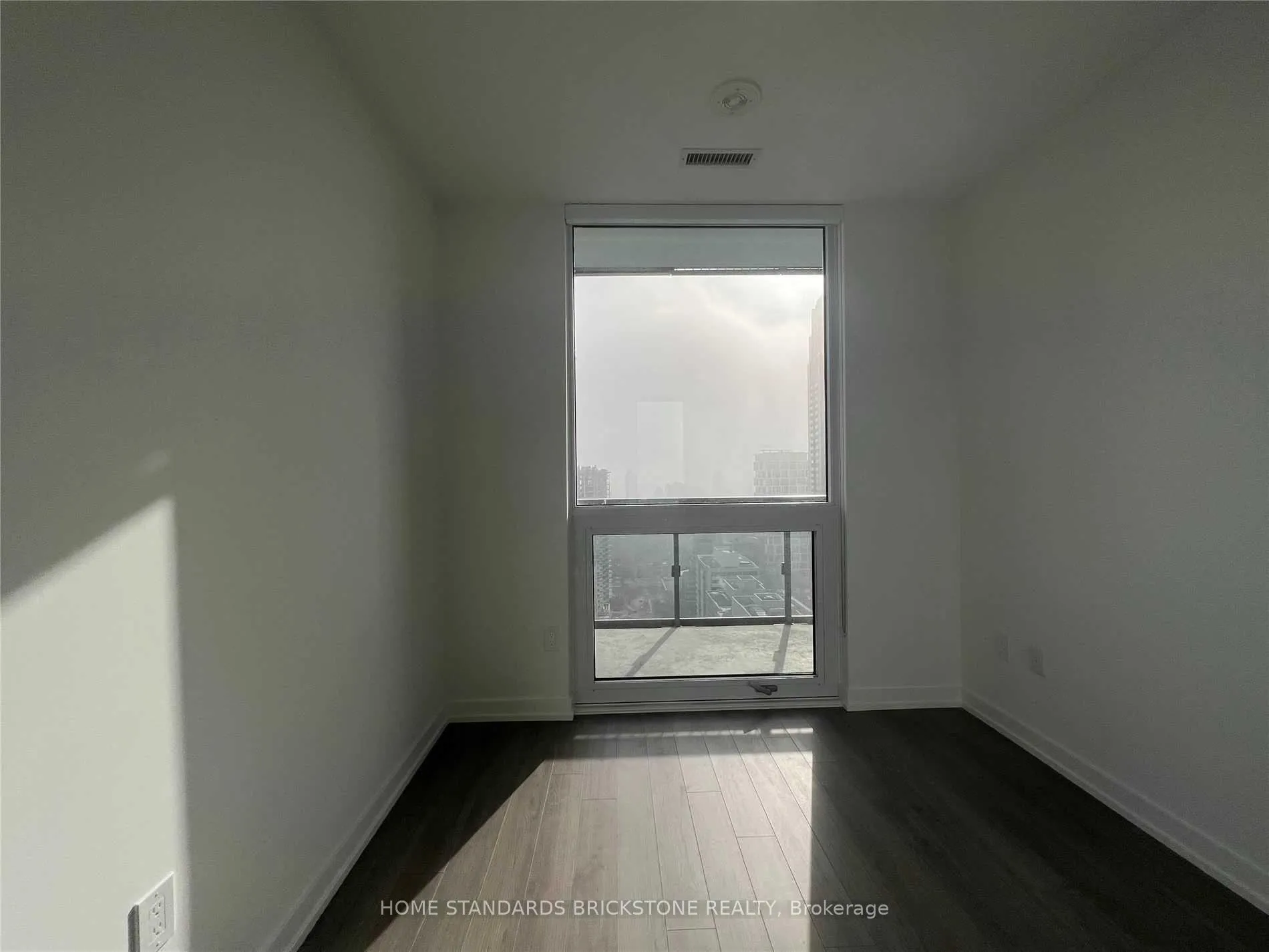 Photo 4 of Unit 2403, 39 Roehampton Avenue, Toronto, Mount Pleasant West — HOMEH