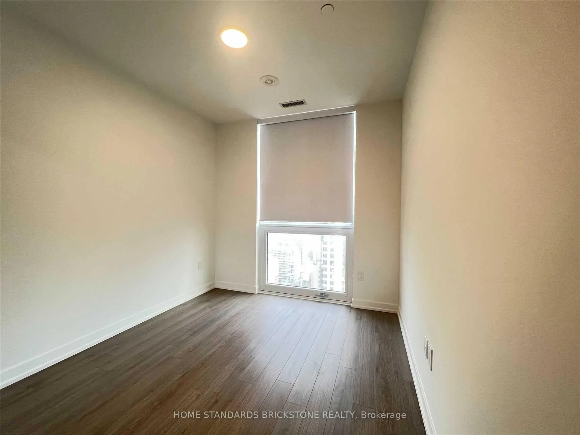 Photo 5 of Unit 2403, 39 Roehampton Avenue, Toronto, Mount Pleasant West — HOMEH