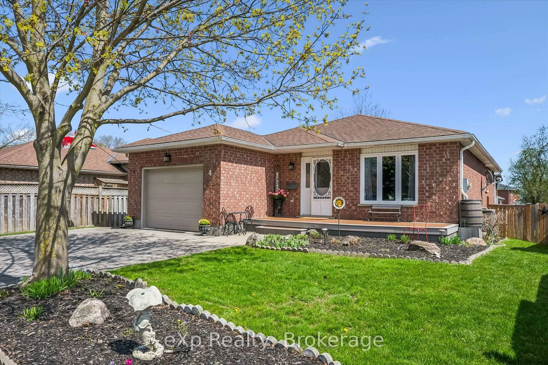 Photo 2 of 4 Peartree Crescent, Guelph, Willow West/Sugarbush/West Acres — HOMEH