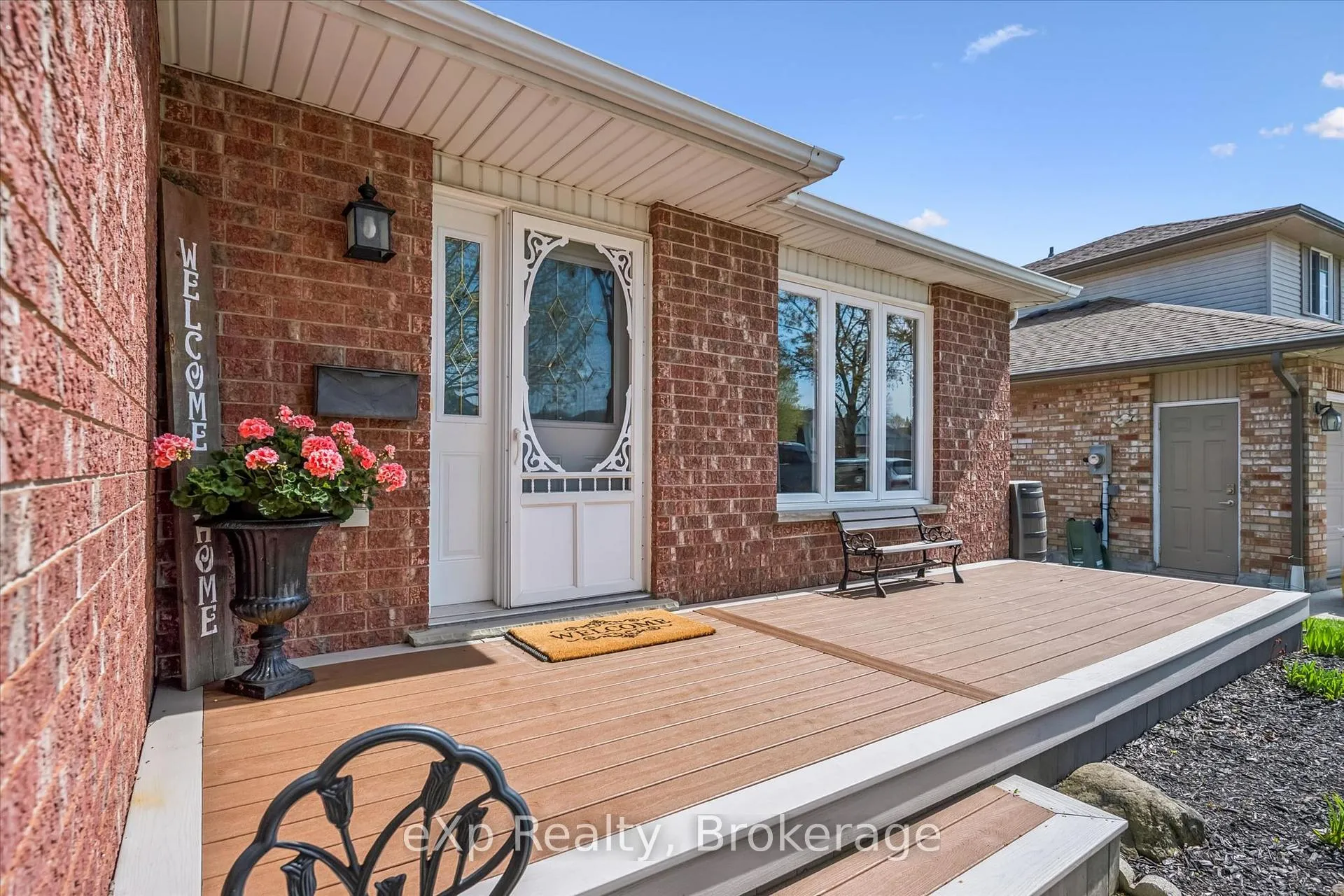 Photo 3 of 4 Peartree Crescent, Guelph, Willow West/Sugarbush/West Acres — HOMEH