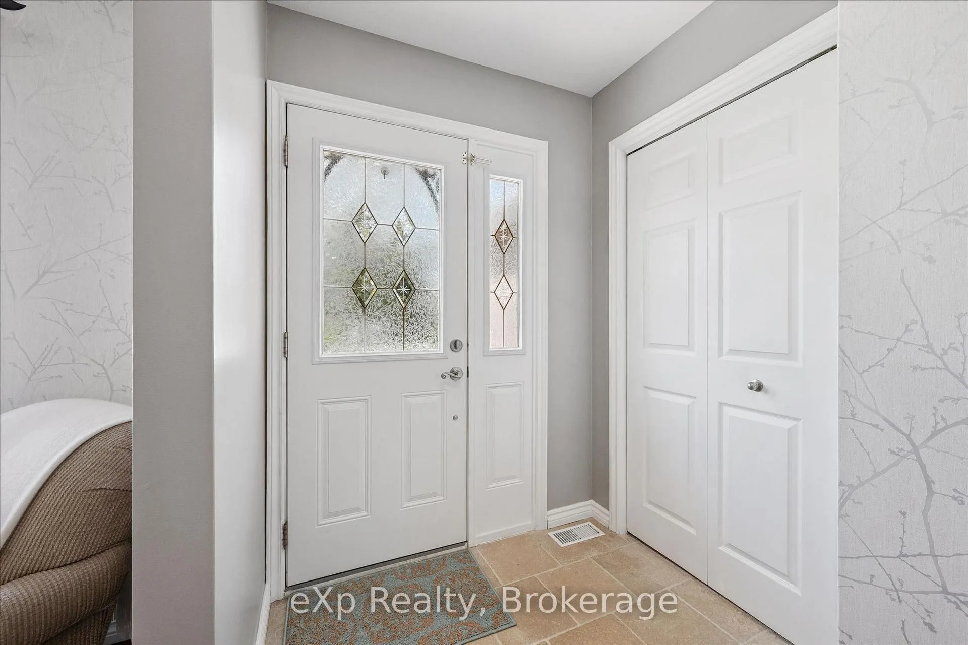 Photo 4 of 4 Peartree Crescent, Guelph, Willow West/Sugarbush/West Acres — HOMEH
