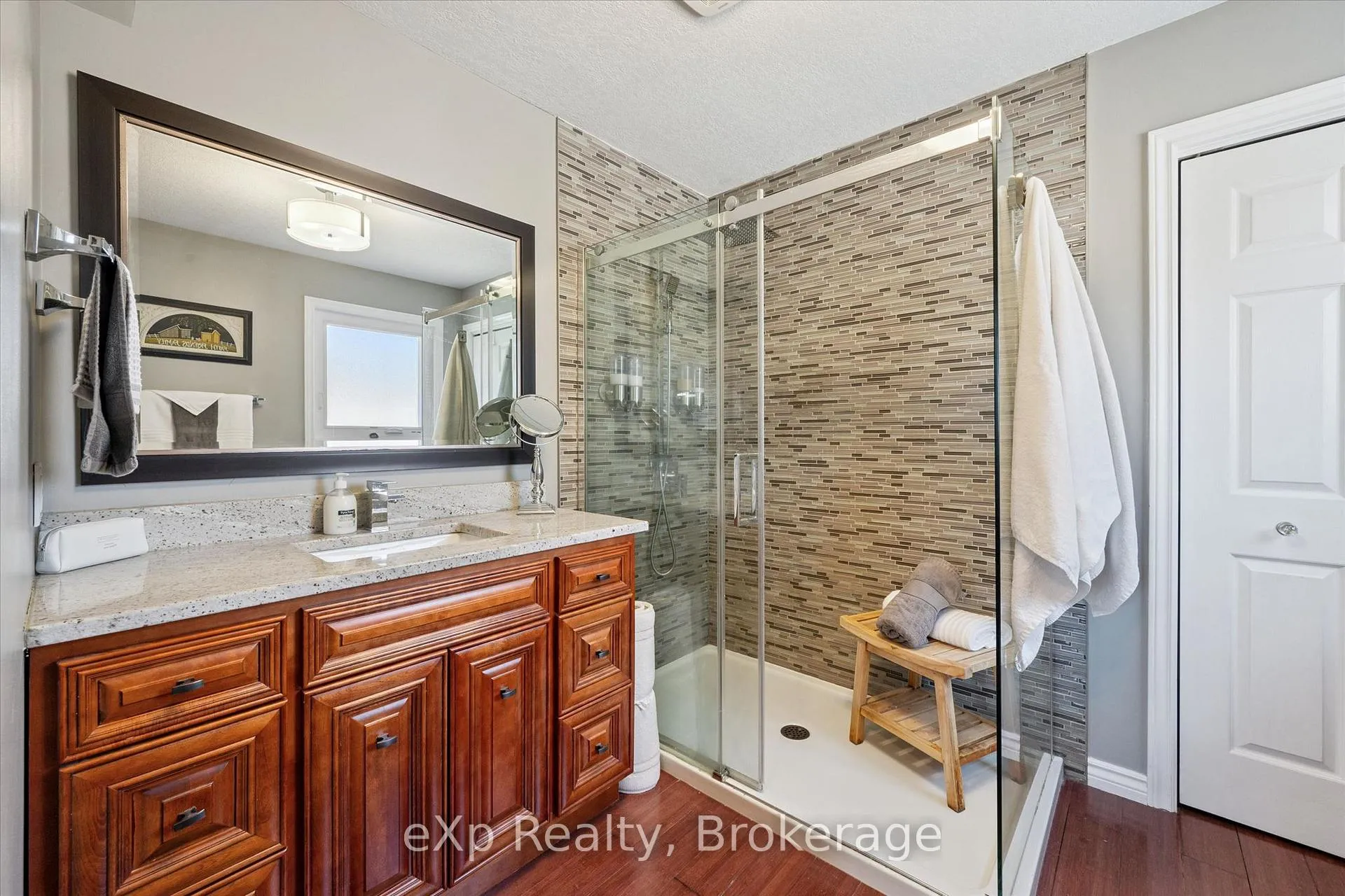 Photo 16 of 4 Peartree Crescent, Guelph, Willow West/Sugarbush/West Acres — HOMEH