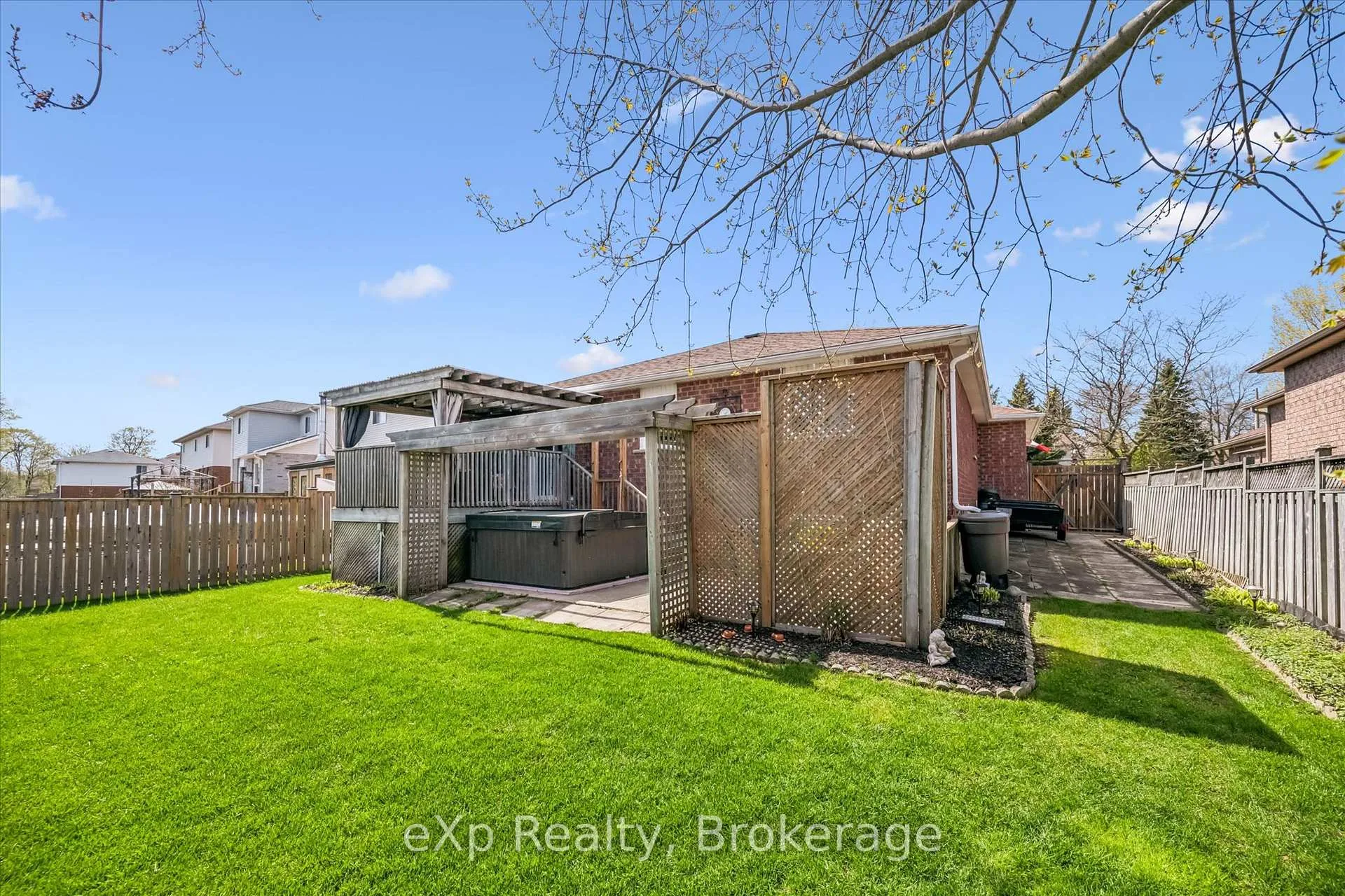 Photo 28 of 4 Peartree Crescent, Guelph, Willow West/Sugarbush/West Acres — HOMEH