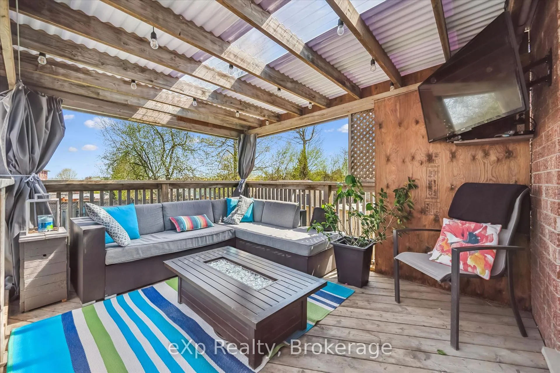 Photo 33 of 4 Peartree Crescent, Guelph, Willow West/Sugarbush/West Acres — HOMEH