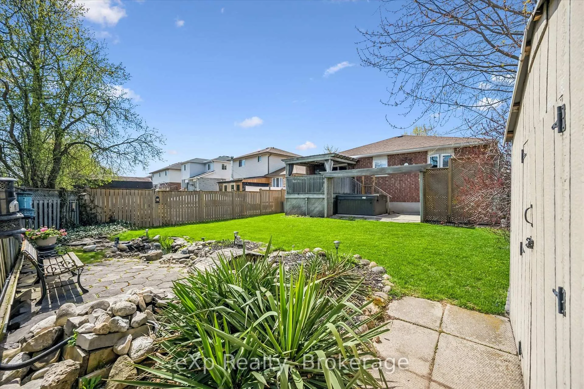 Photo 39 of 4 Peartree Crescent, Guelph, Willow West/Sugarbush/West Acres — HOMEH