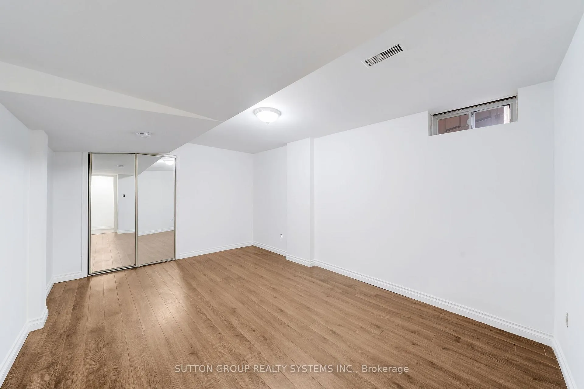 Photo 13 of Unit Lower, 56 Ballard Crescent, Newmarket, Armitage — HOMEH