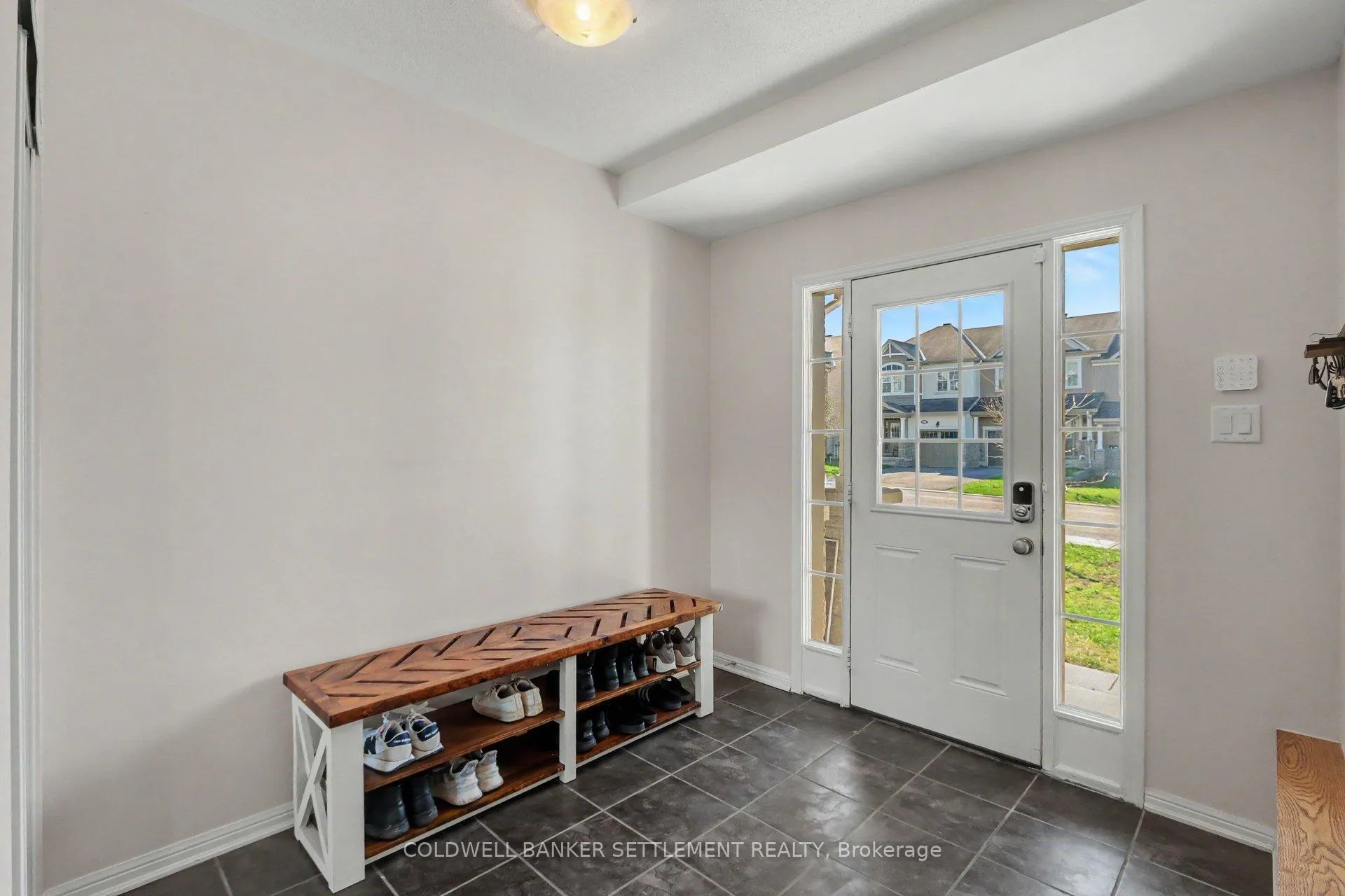 Photo 3 of 144 Battersea Crescent, Ottawa, Kanata - Kanata Lakes/Heritage Hills — HOMEH