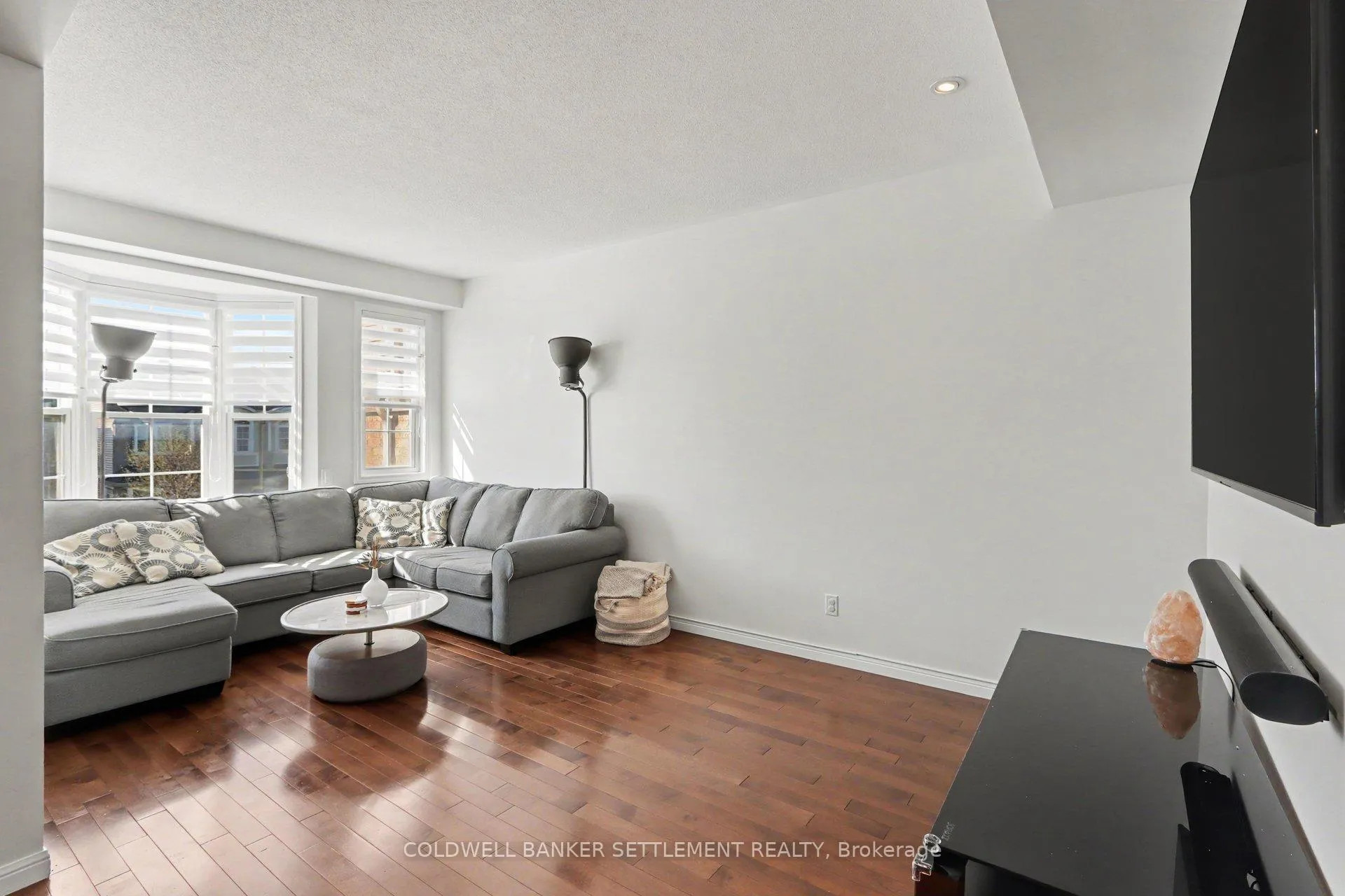 Photo 6 of 144 Battersea Crescent, Ottawa, Kanata - Kanata Lakes/Heritage Hills — HOMEH
