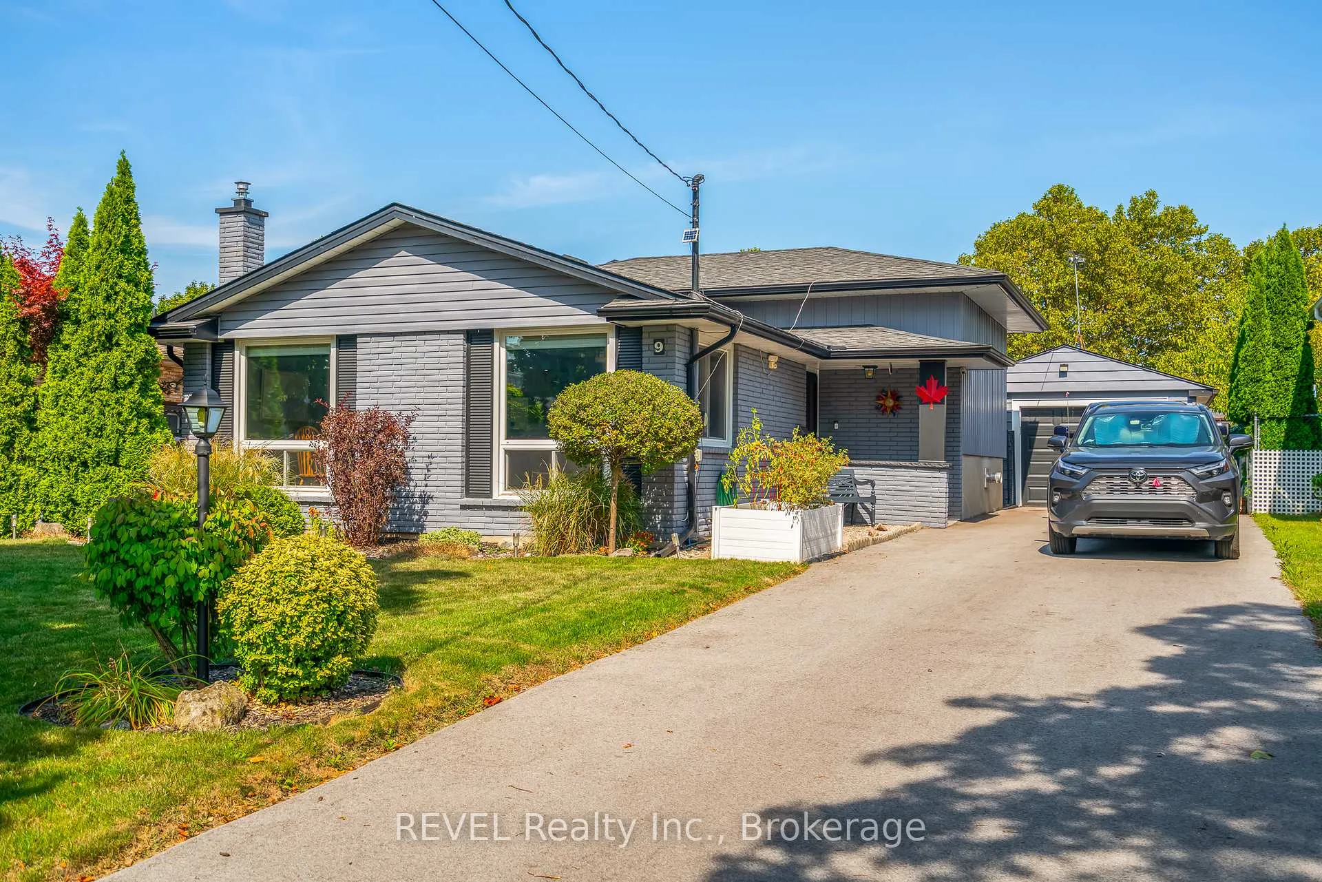 Photo 1 of 9 Fitzroy Lane, St. Catharines, Bunting/Linwell — HOMEH
