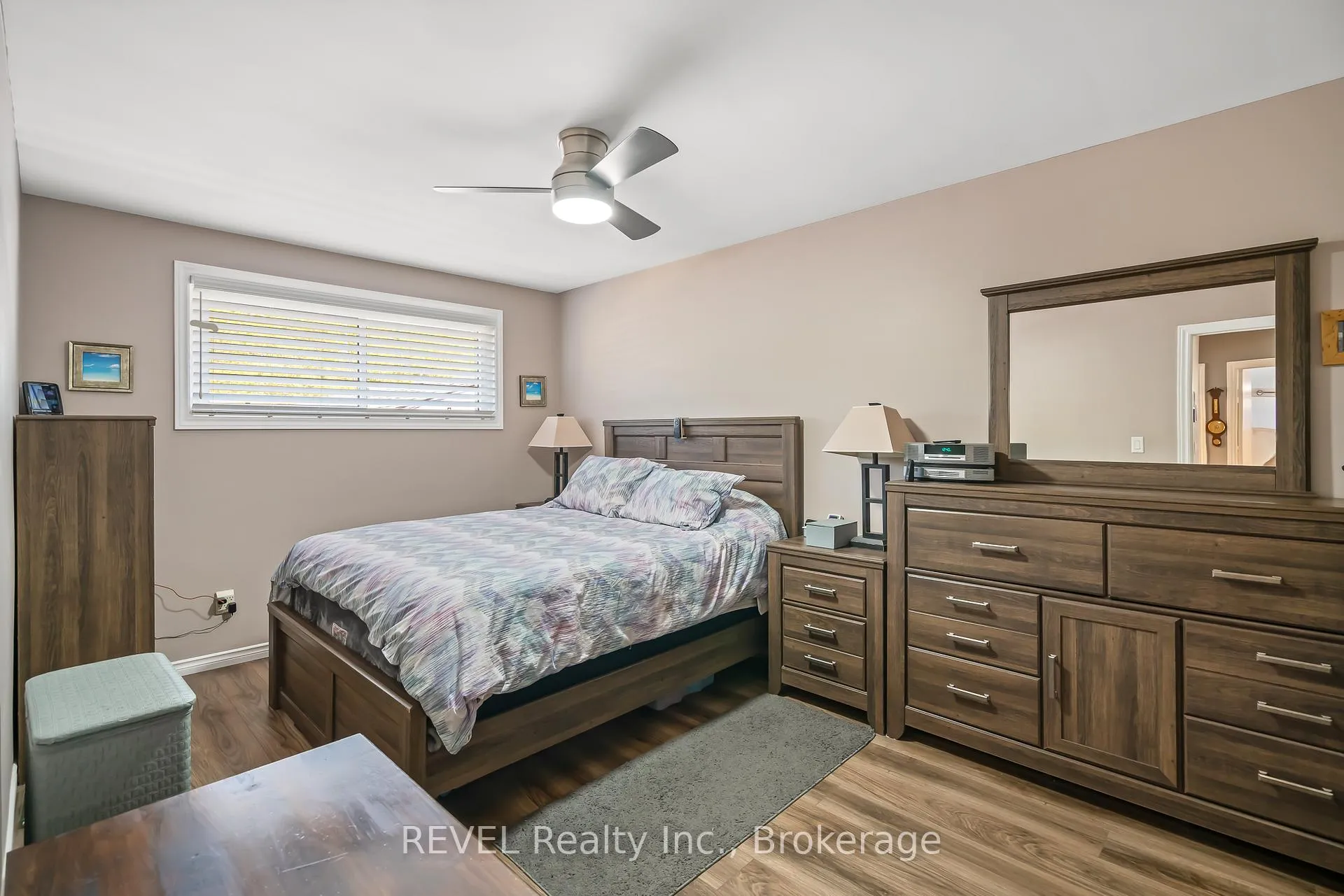 Photo 10 of 9 Fitzroy Lane, St. Catharines, Bunting/Linwell — HOMEH