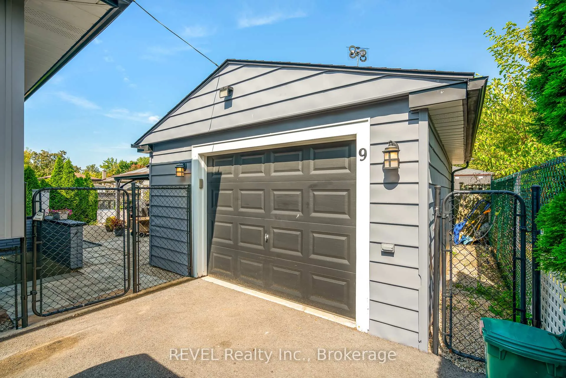 Photo 20 of 9 Fitzroy Lane, St. Catharines, Bunting/Linwell — HOMEH