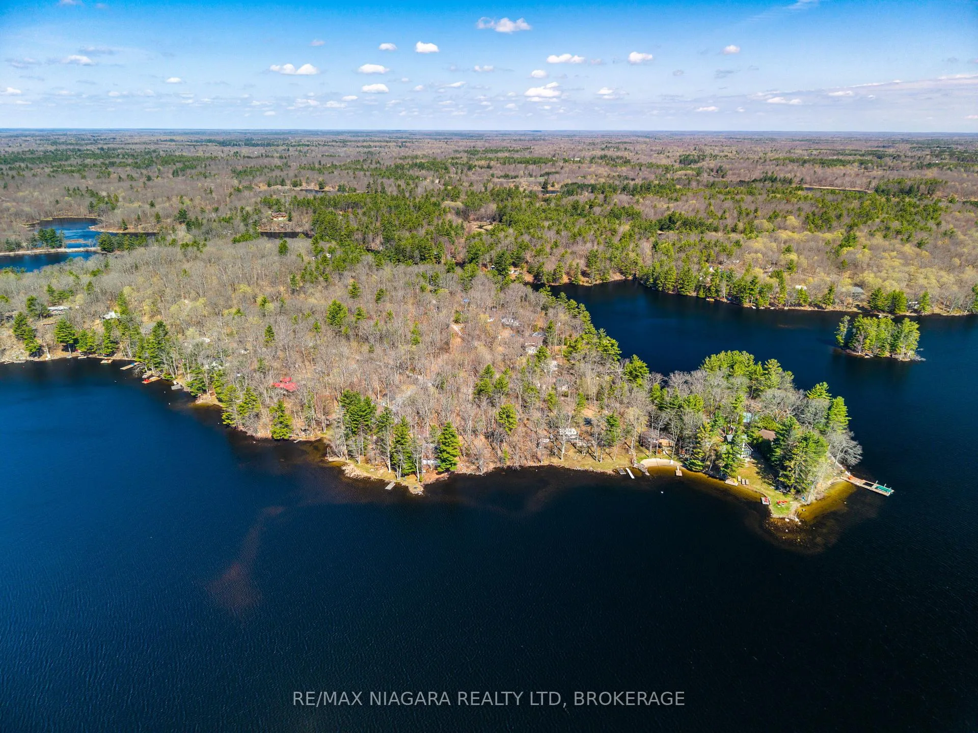 Photo 7 of 127 Oak Shores Lane, Frontenac, Frontenac South — HOMEH