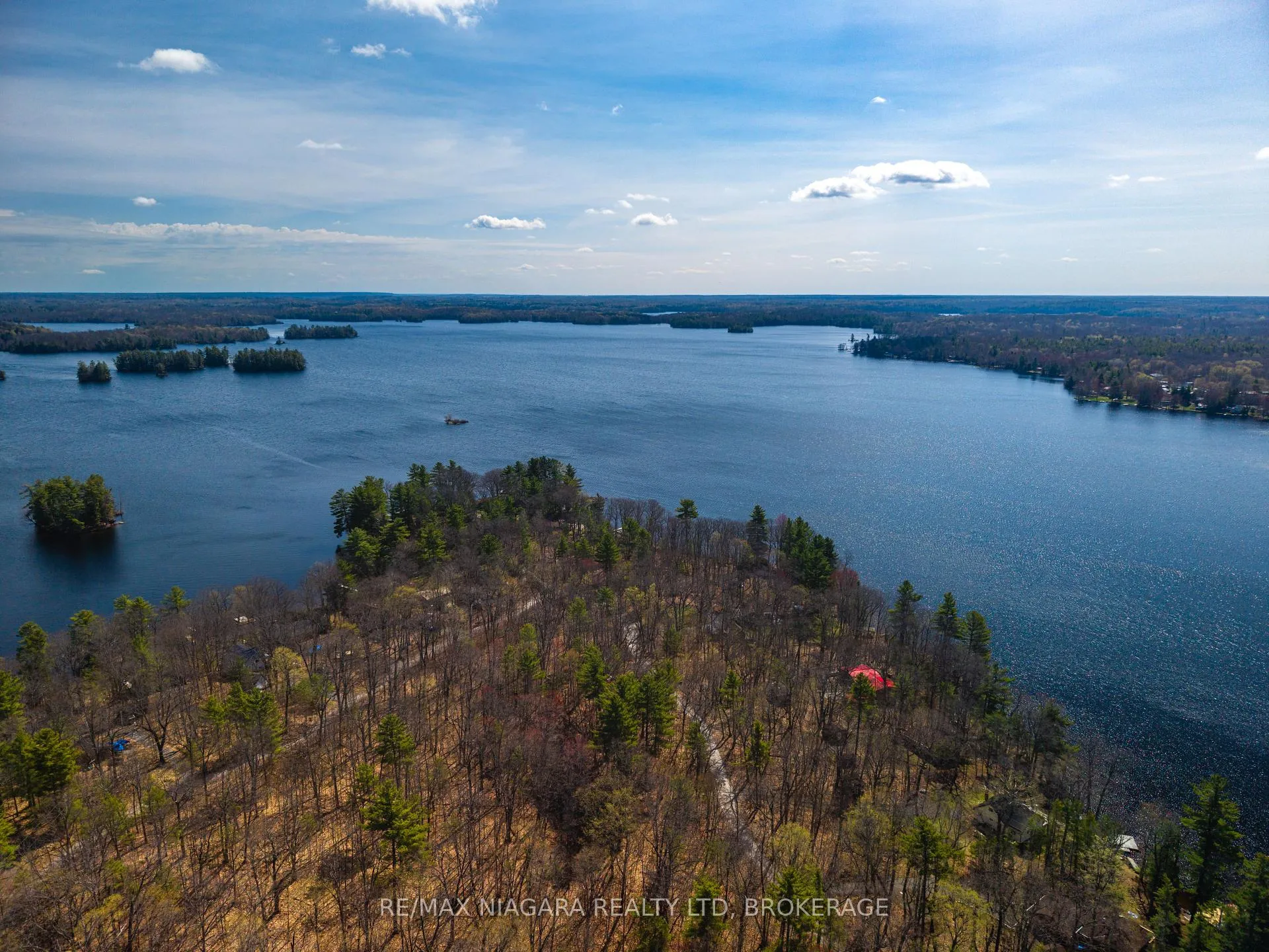 Photo 9 of 127 Oak Shores Lane, Frontenac, Frontenac South — HOMEH