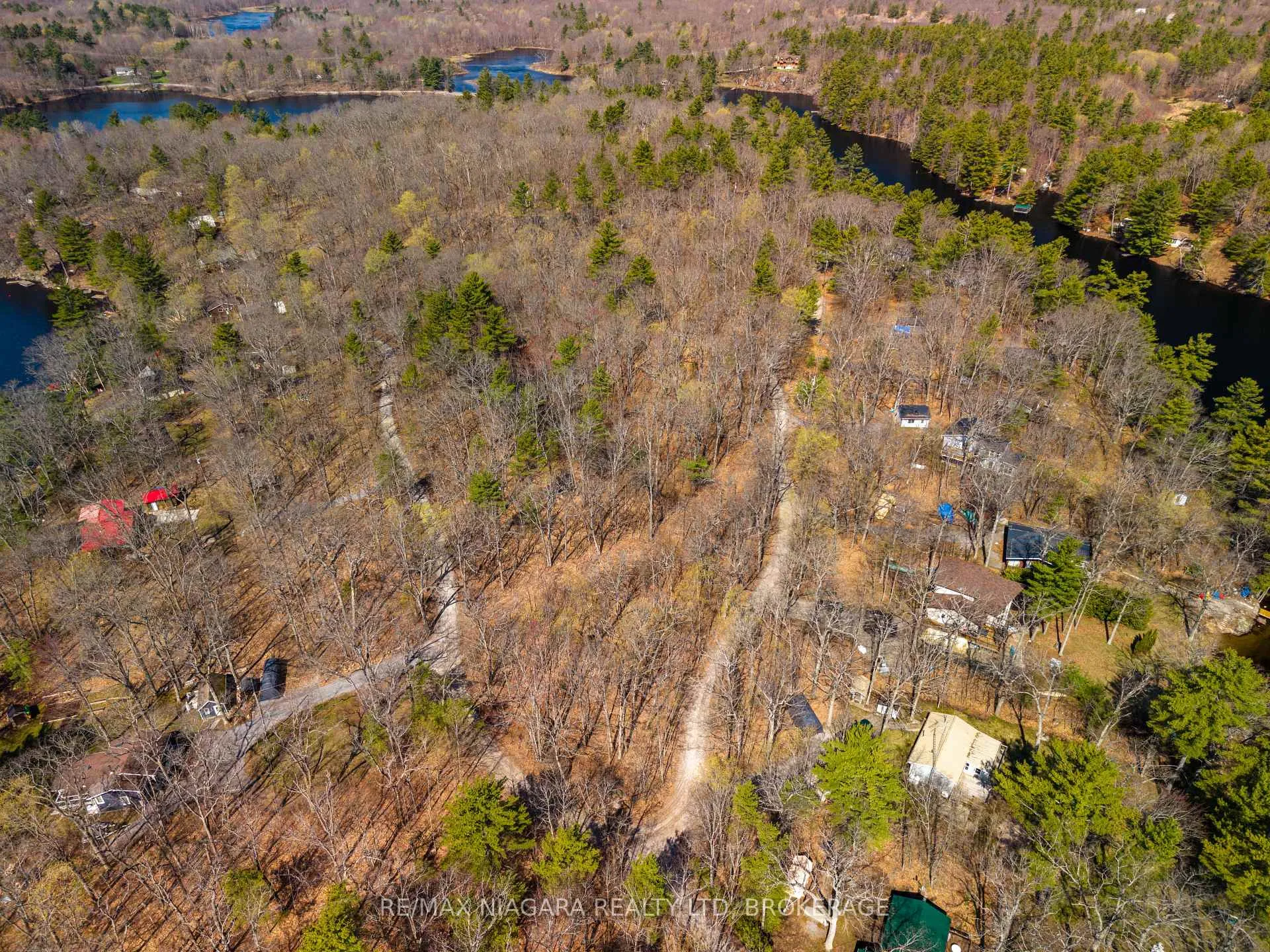 Photo 12 of 127 Oak Shores Lane, Frontenac, Frontenac South — HOMEH