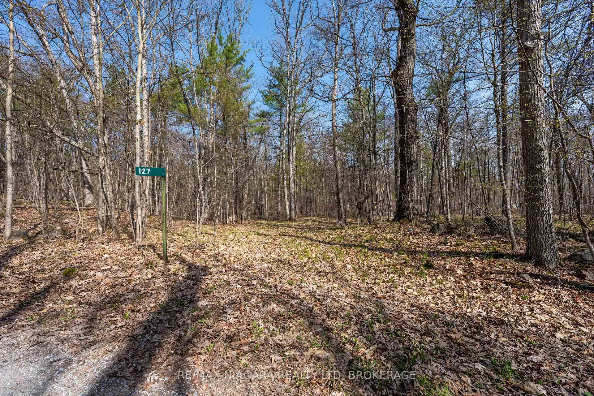 Photo 14 of 127 Oak Shores Lane, Frontenac, Frontenac South — HOMEH