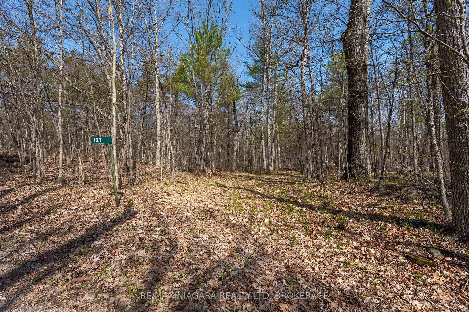 Photo 15 of 127 Oak Shores Lane, Frontenac, Frontenac South — HOMEH