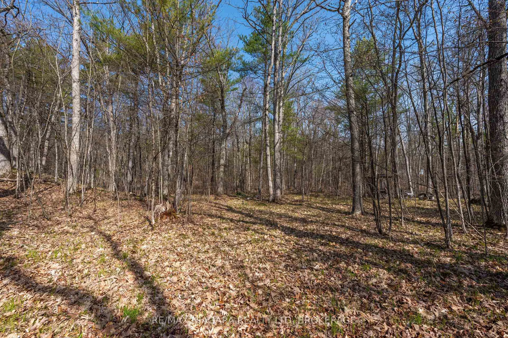 Photo 16 of 127 Oak Shores Lane, Frontenac, Frontenac South — HOMEH