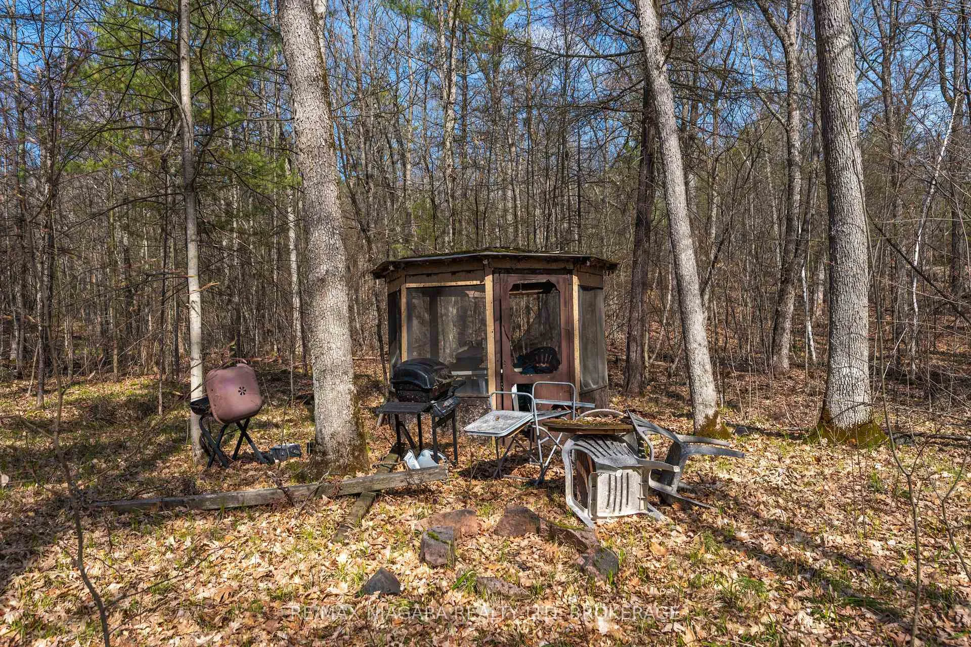 Photo 18 of 127 Oak Shores Lane, Frontenac, Frontenac South — HOMEH