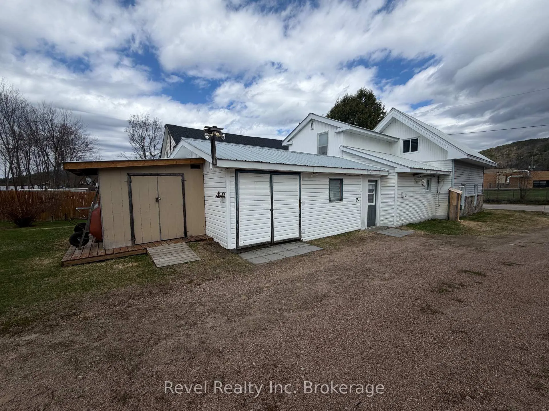 Photo 4 of 348 Poplar Street, Mattawa — HOMEH