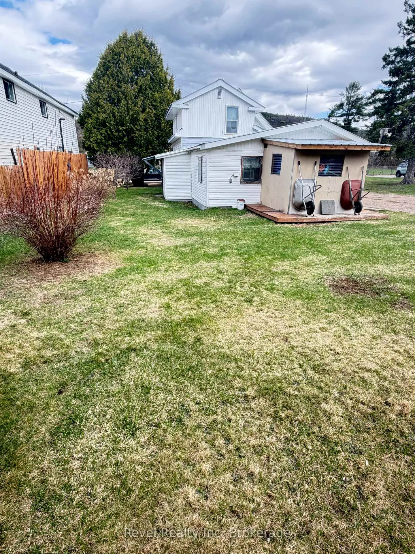 Photo 5 of 348 Poplar Street, Mattawa — HOMEH