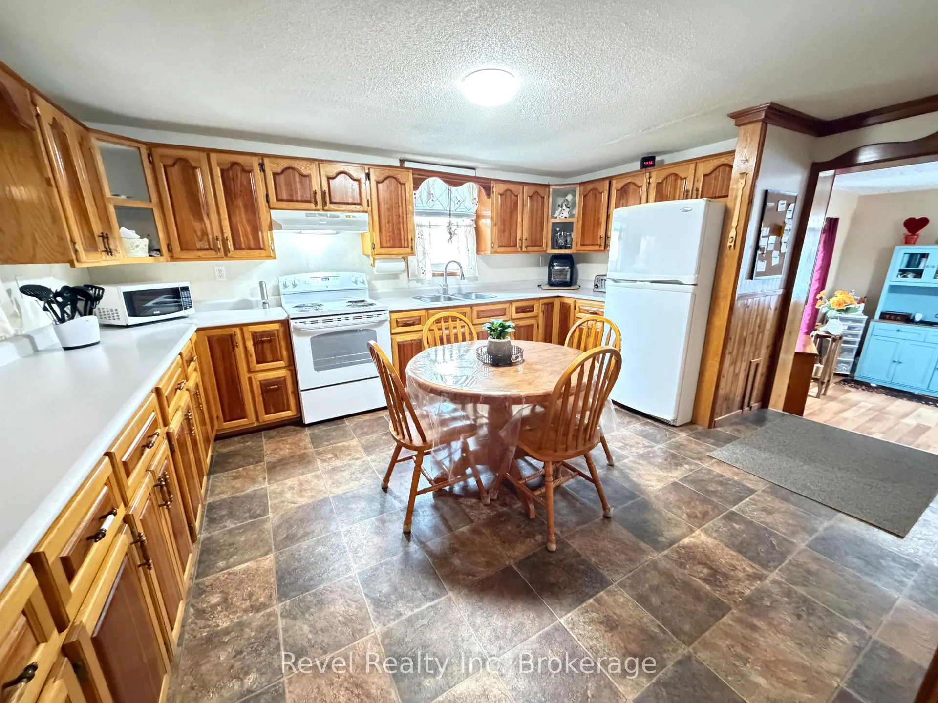 Photo 9 of 348 Poplar Street, Mattawa — HOMEH