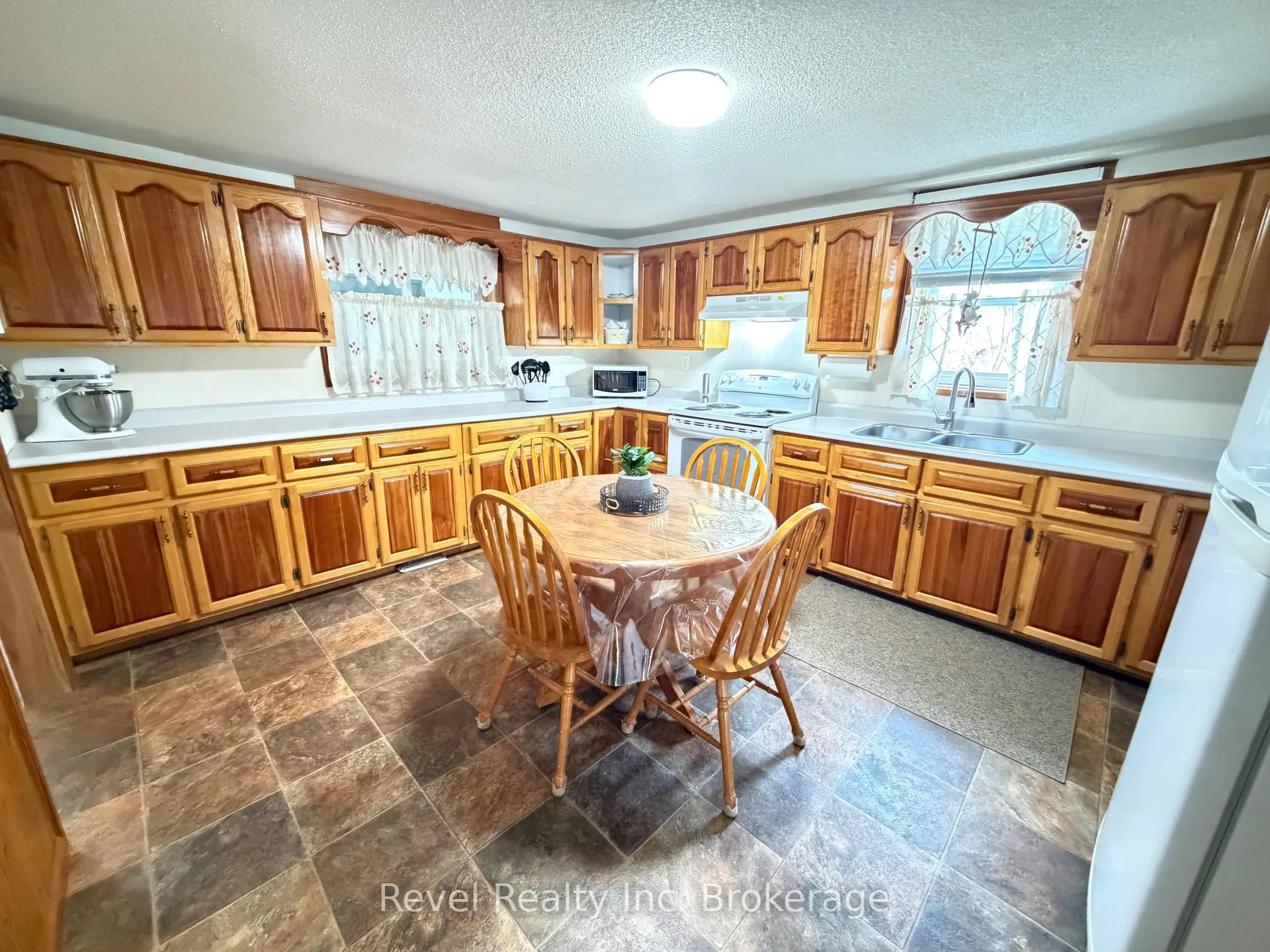 Photo 11 of 348 Poplar Street, Mattawa — HOMEH