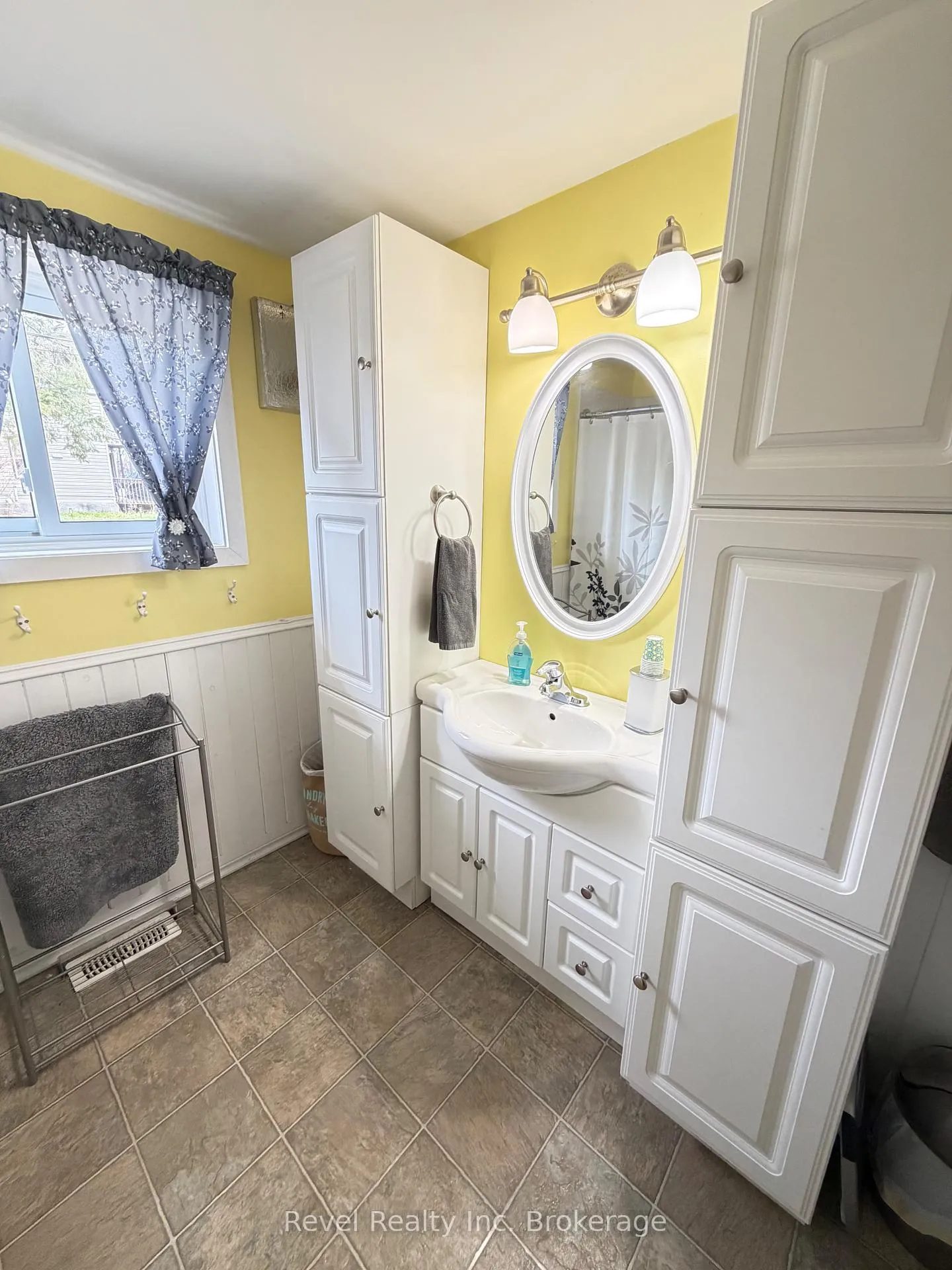 Photo 13 of 348 Poplar Street, Mattawa — HOMEH