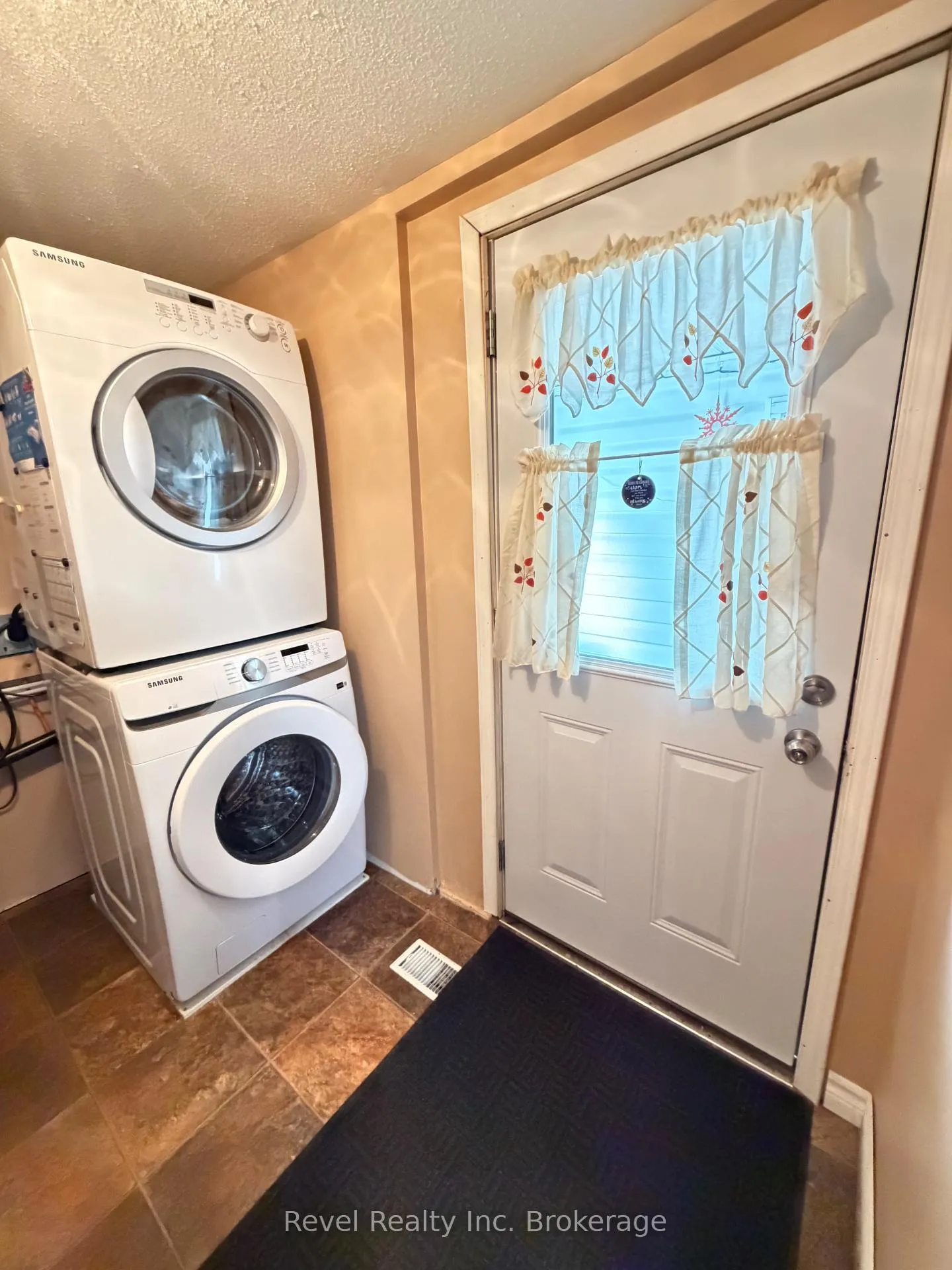 Photo 22 of 348 Poplar Street, Mattawa — HOMEH
