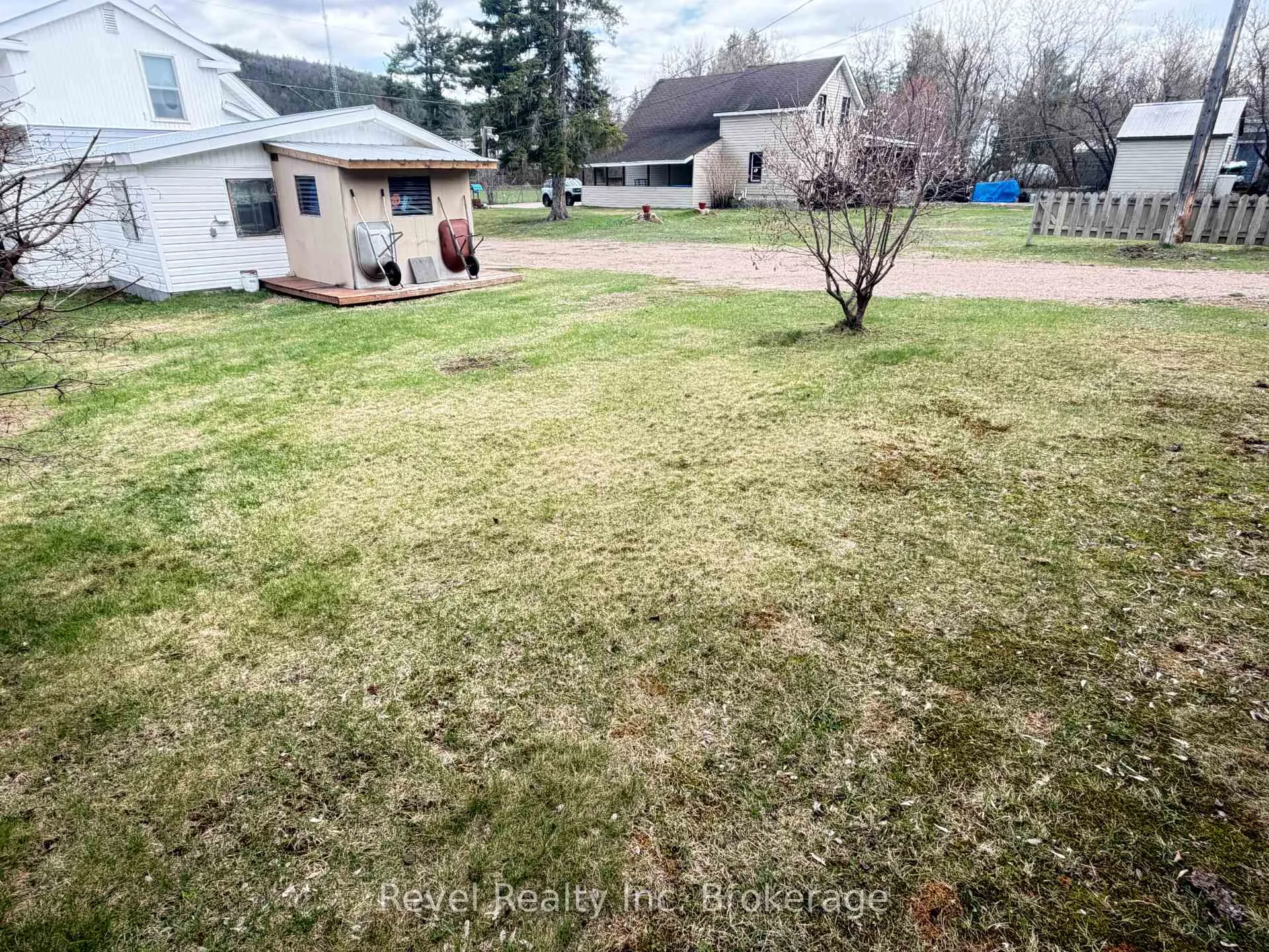Photo 40 of 348 Poplar Street, Mattawa — HOMEH