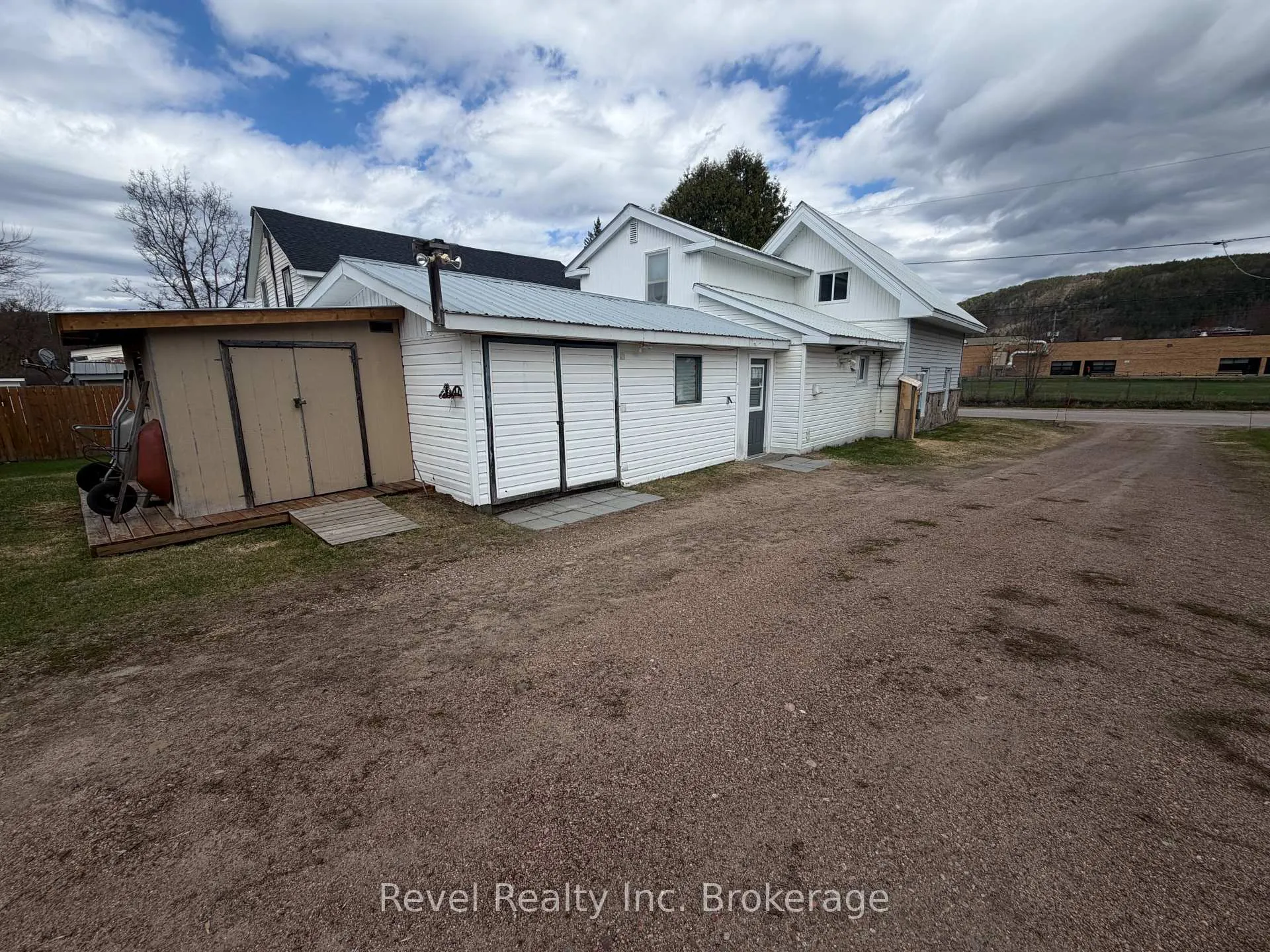 Photo 42 of 348 Poplar Street, Mattawa — HOMEH