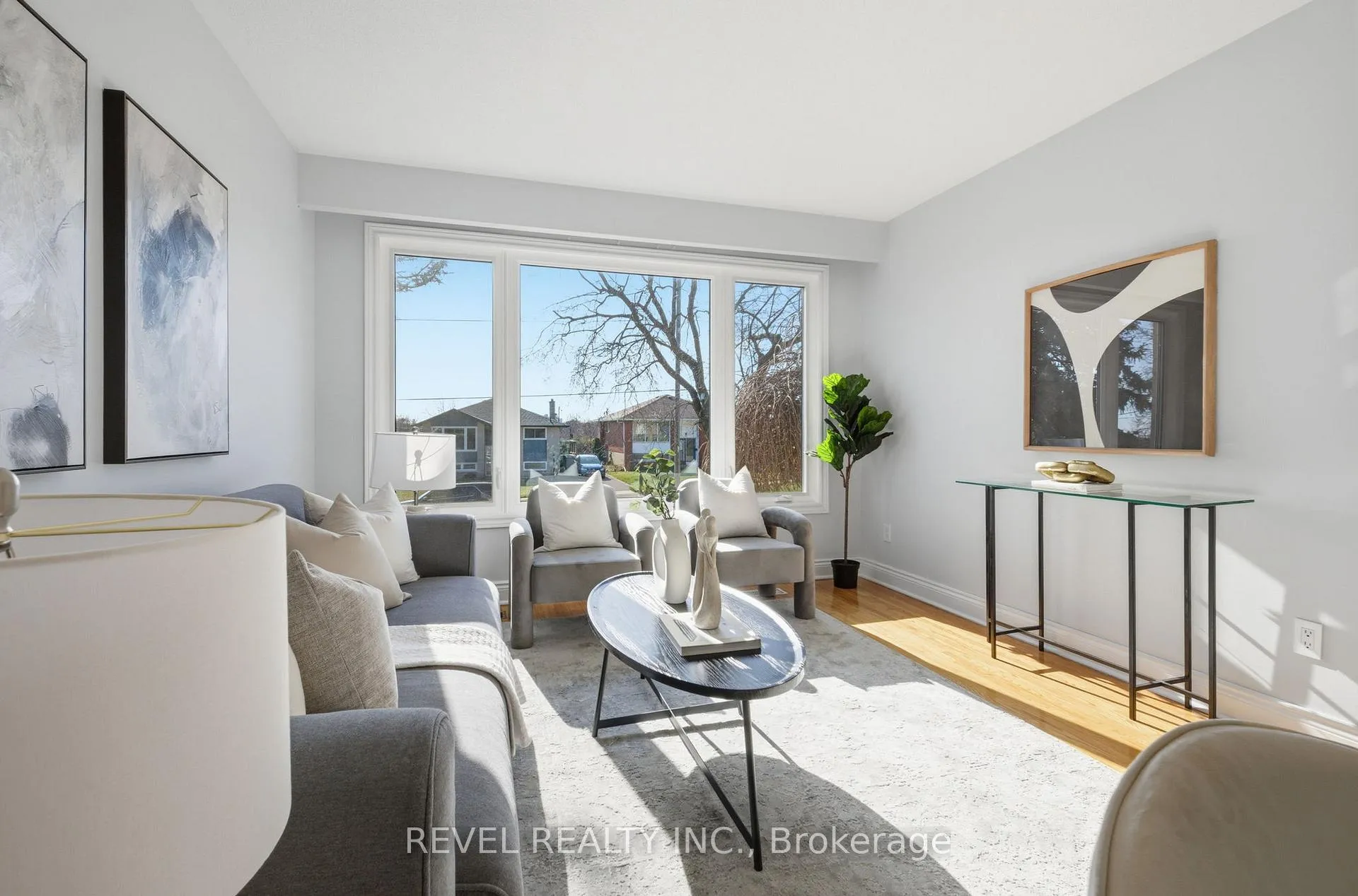 Photo 6 of 83 Keewatin Street S, Oshawa, Donevan — HOMEH