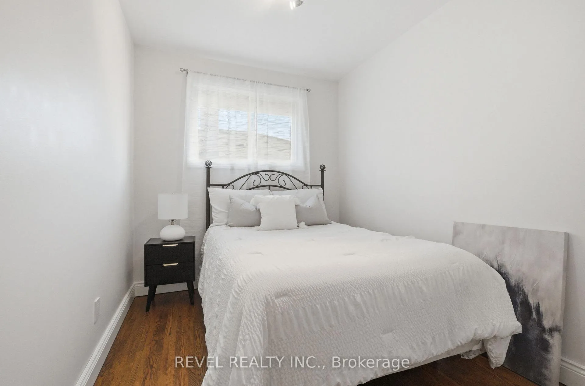 Photo 16 of 83 Keewatin Street S, Oshawa, Donevan — HOMEH