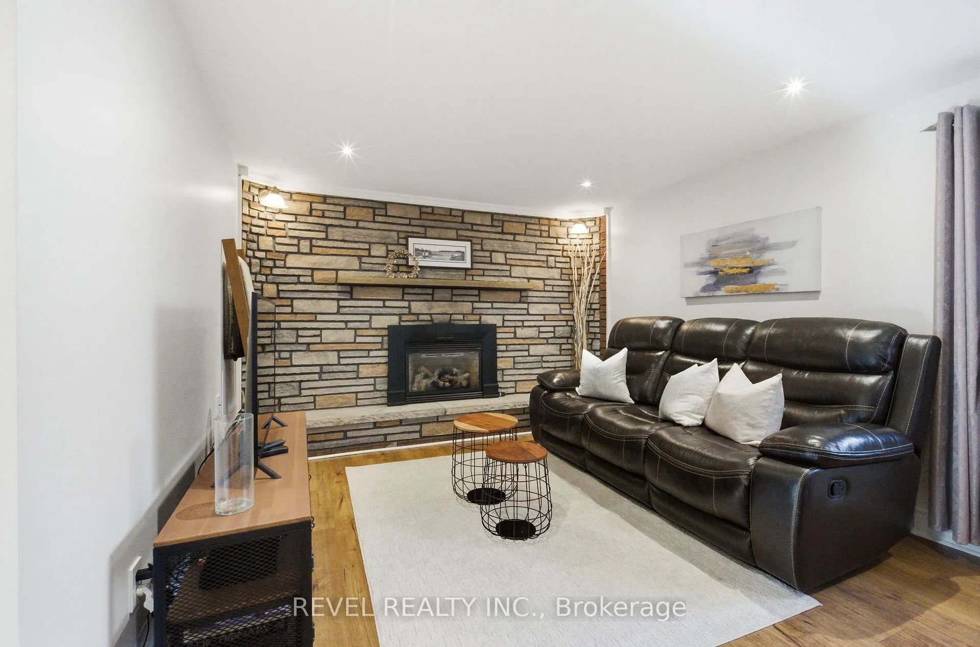 Photo 23 of 83 Keewatin Street S, Oshawa, Donevan — HOMEH