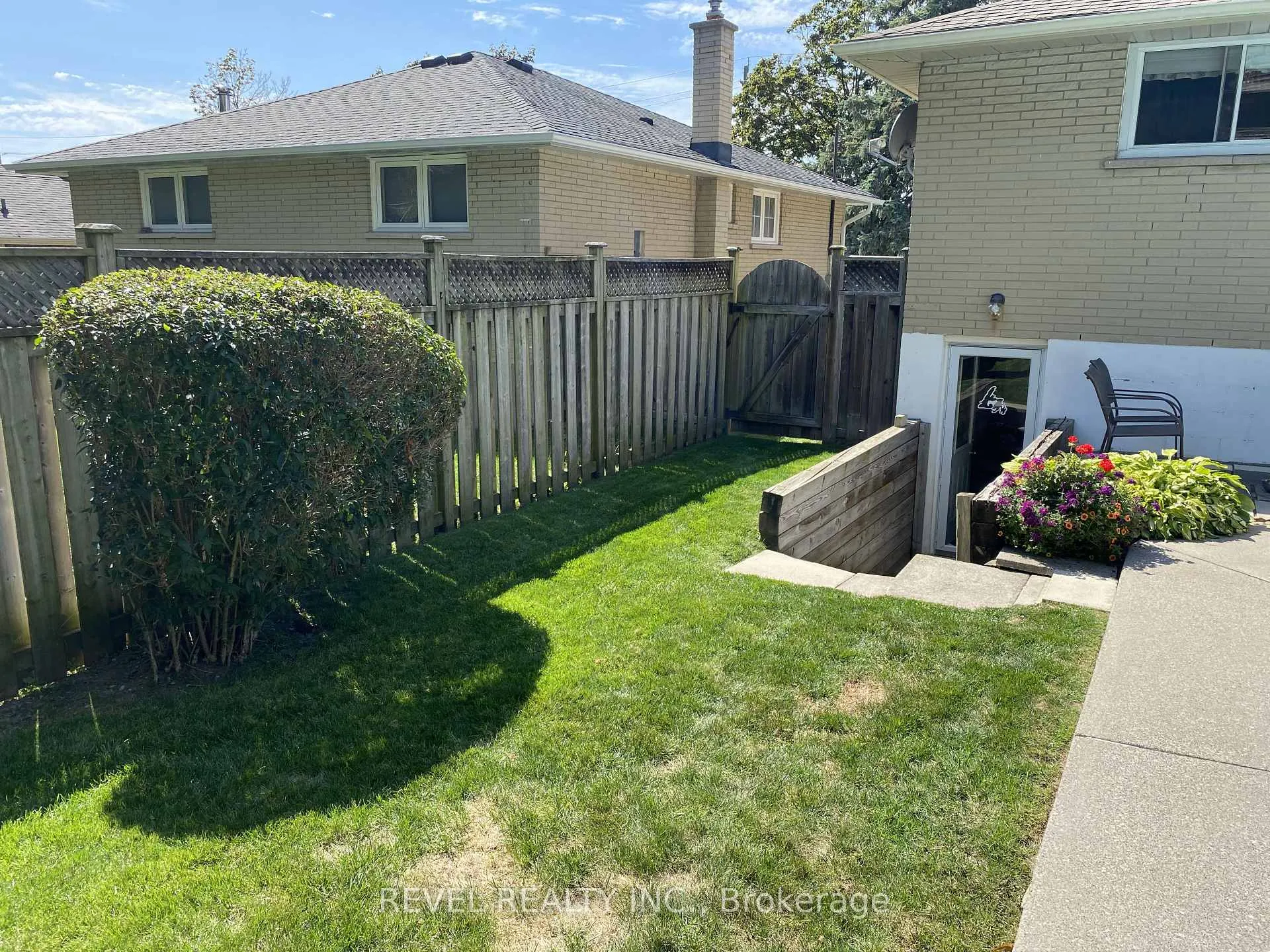 Photo 28 of 83 Keewatin Street S, Oshawa, Donevan — HOMEH