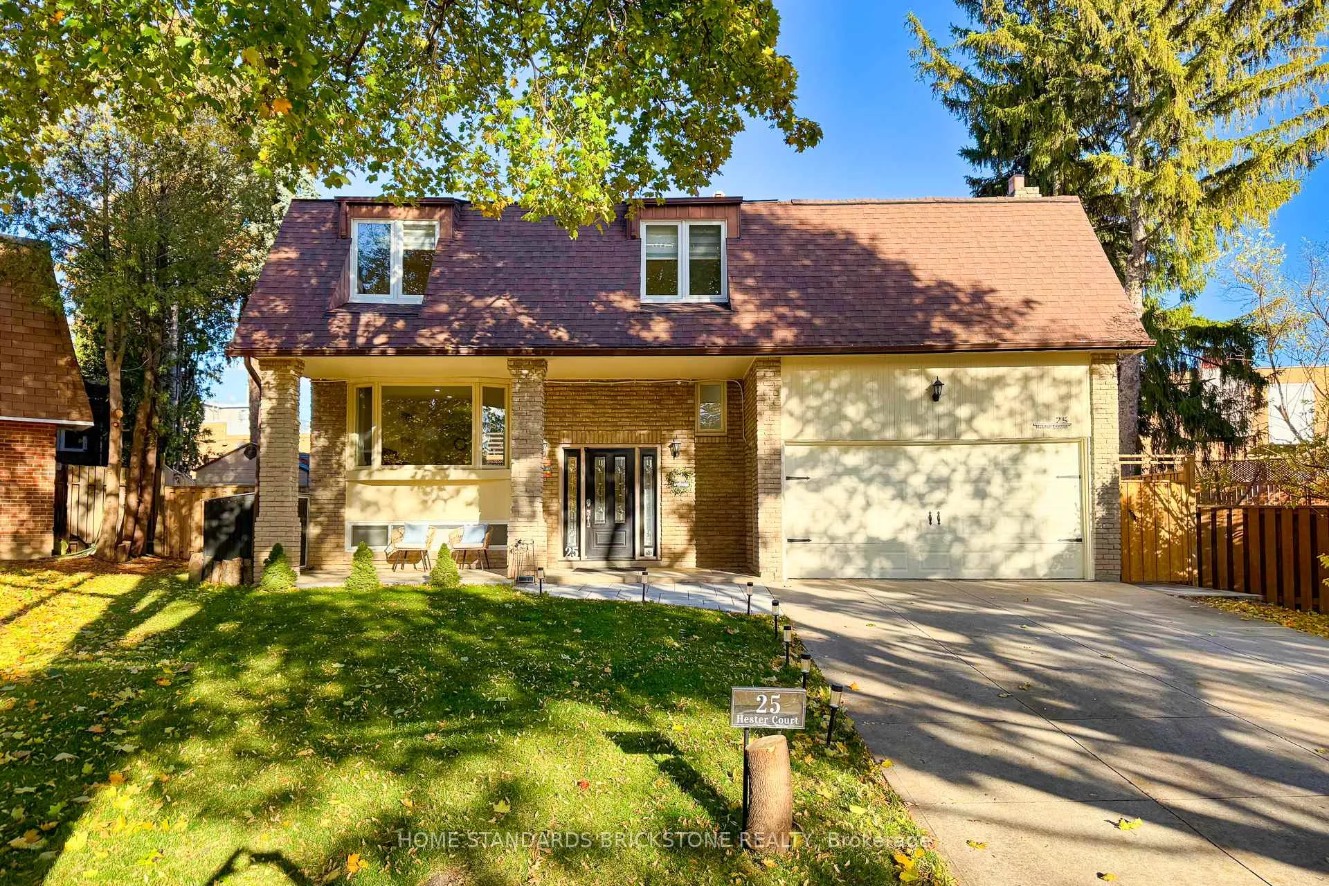 Photo 1 of 25 Hester Court, Markham, Royal Orchard — HOMEH
