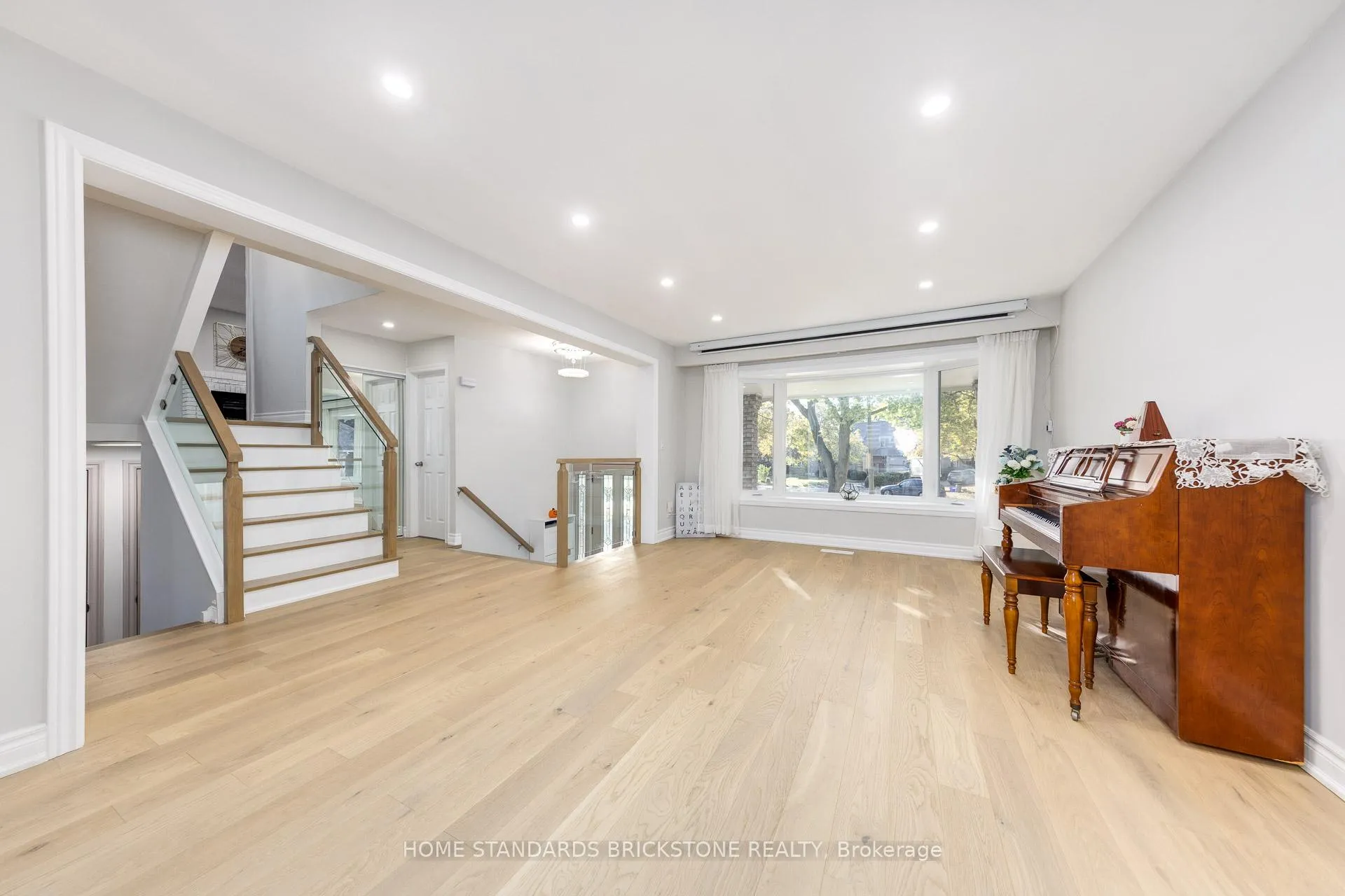 Photo 4 of 25 Hester Court, Markham, Royal Orchard — HOMEH