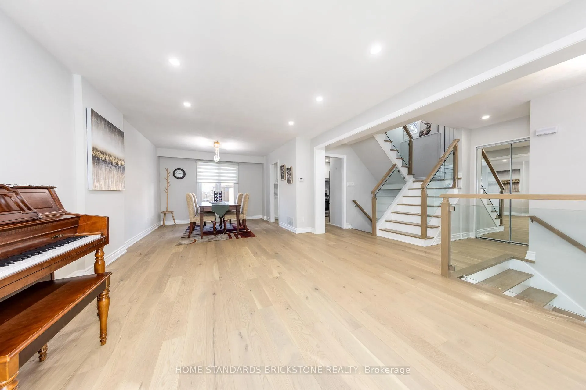 Photo 8 of 25 Hester Court, Markham, Royal Orchard — HOMEH